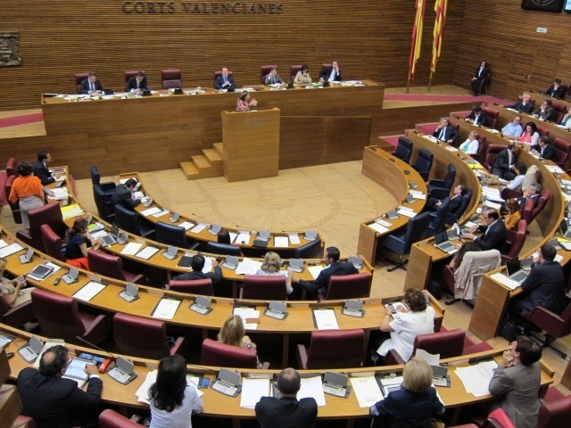 El PP rechaza quitar privilegios a los expresidentes de la Generalitat valenciana