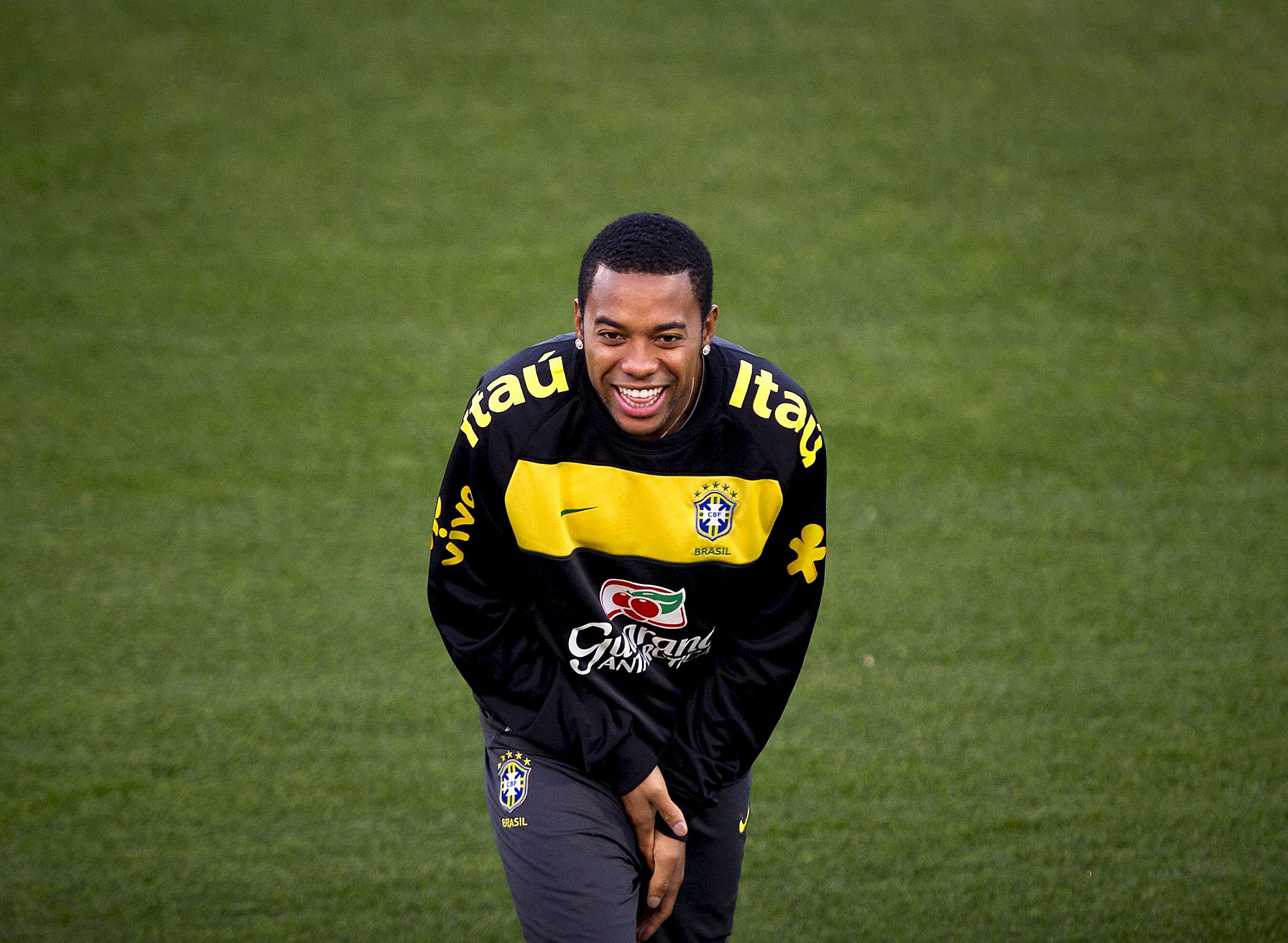 Robinho podría volver al Santos y animar a la afición tras la marcha de Neymar