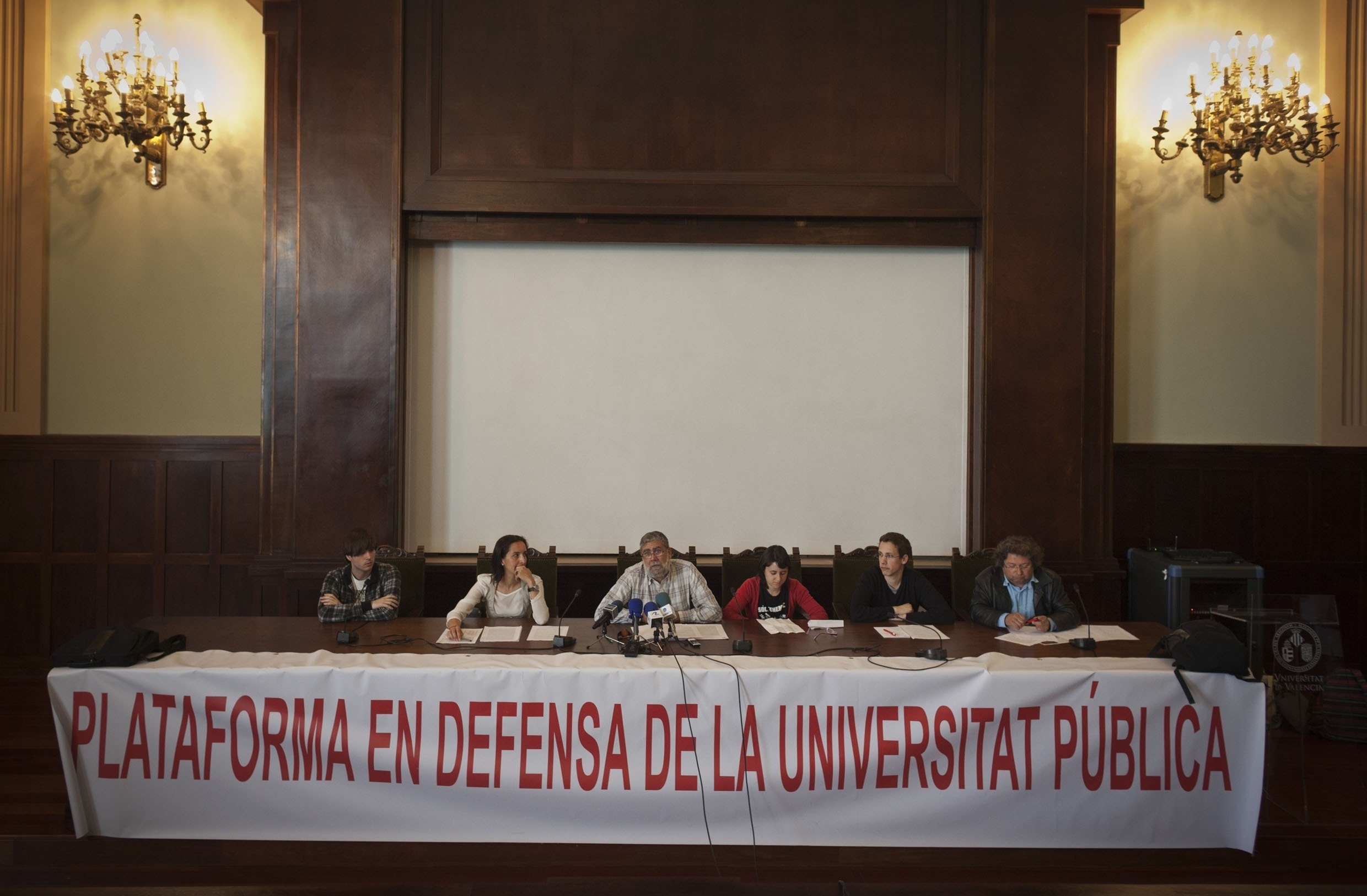 Plataforma en Defensa de la Universidad dice que la deuda de 1.000 millones del Consell «amenaza» el servicio público