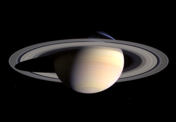 La nave espacial Cassini toma imágenes de la mayor tormenta desarrollada en Saturno