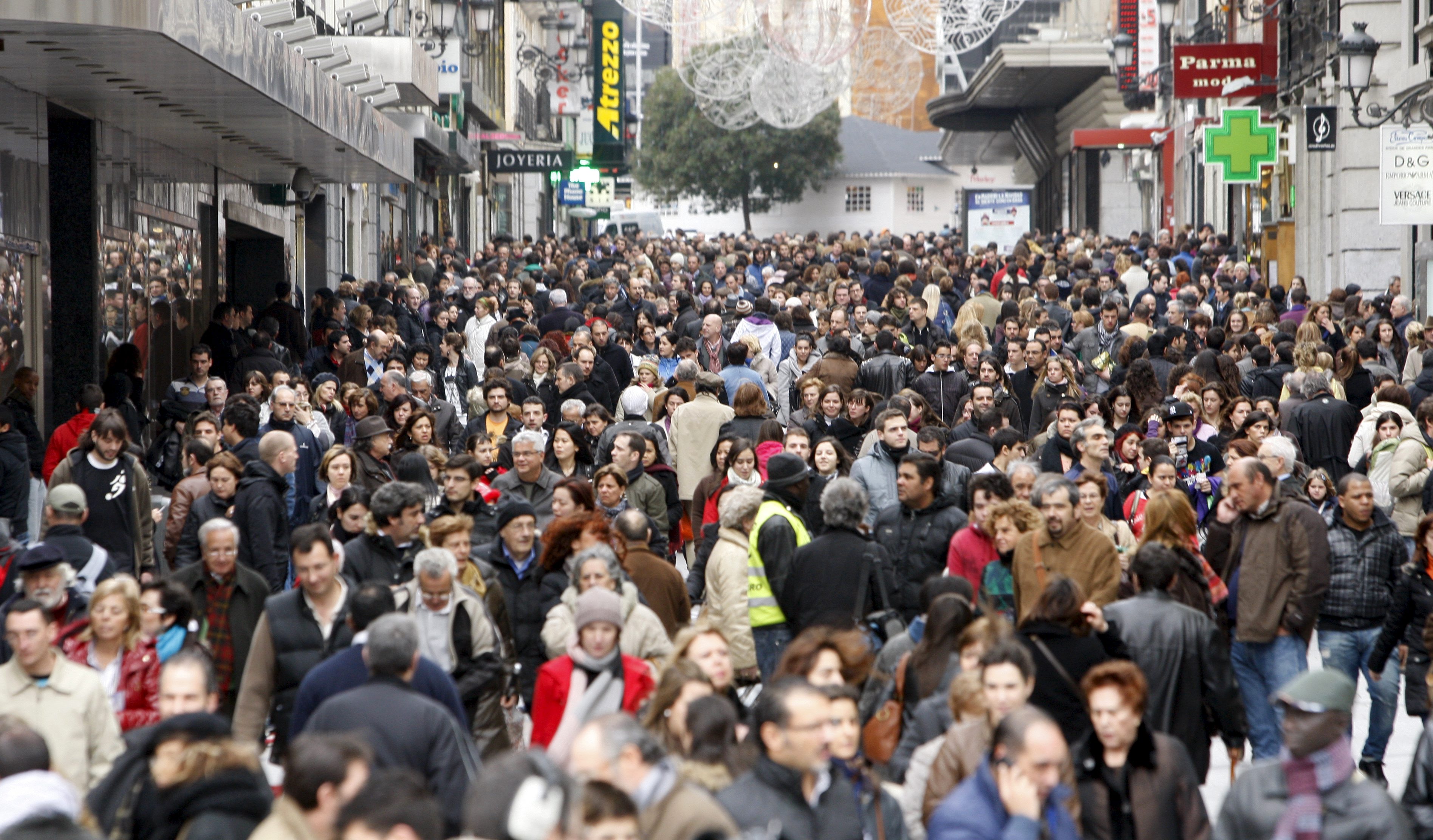 La población española se reduce por primera vez desde que existen datos