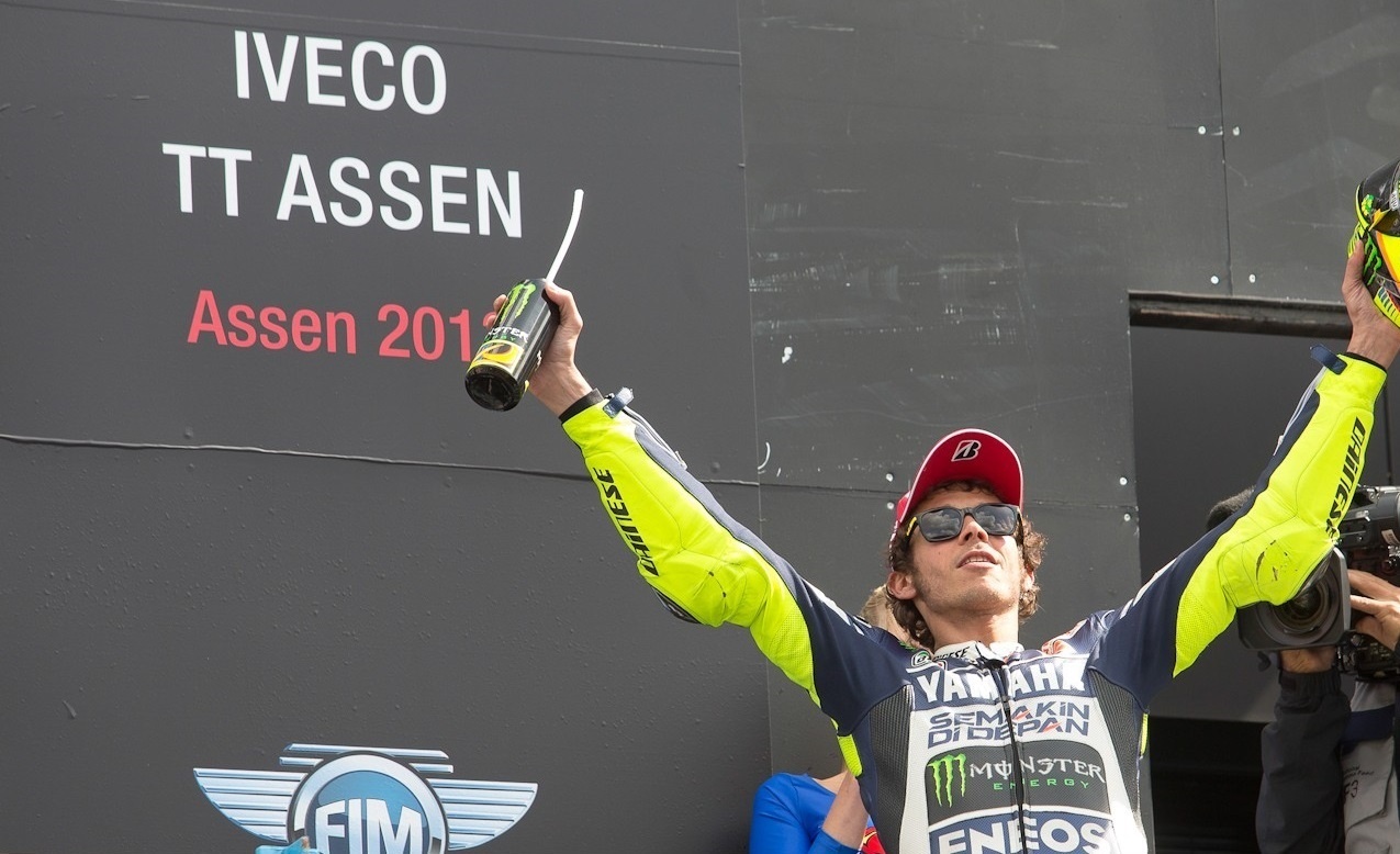 Rossi (Yamaha): «Ha pasado tanto tiempo desde la última victoria que aún no me lo creo»