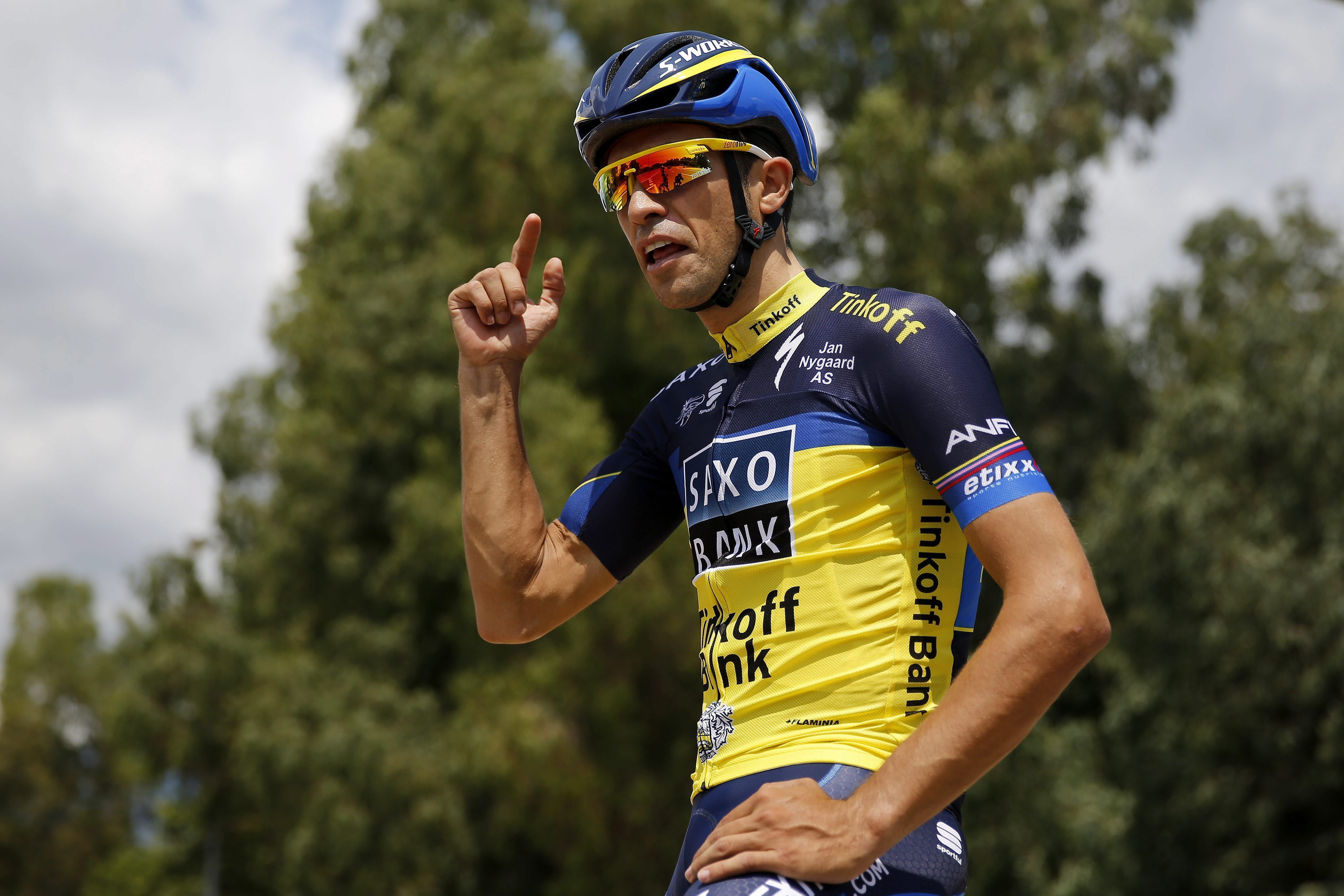 Contador rueda sin problemas en la segunda etapa corsa