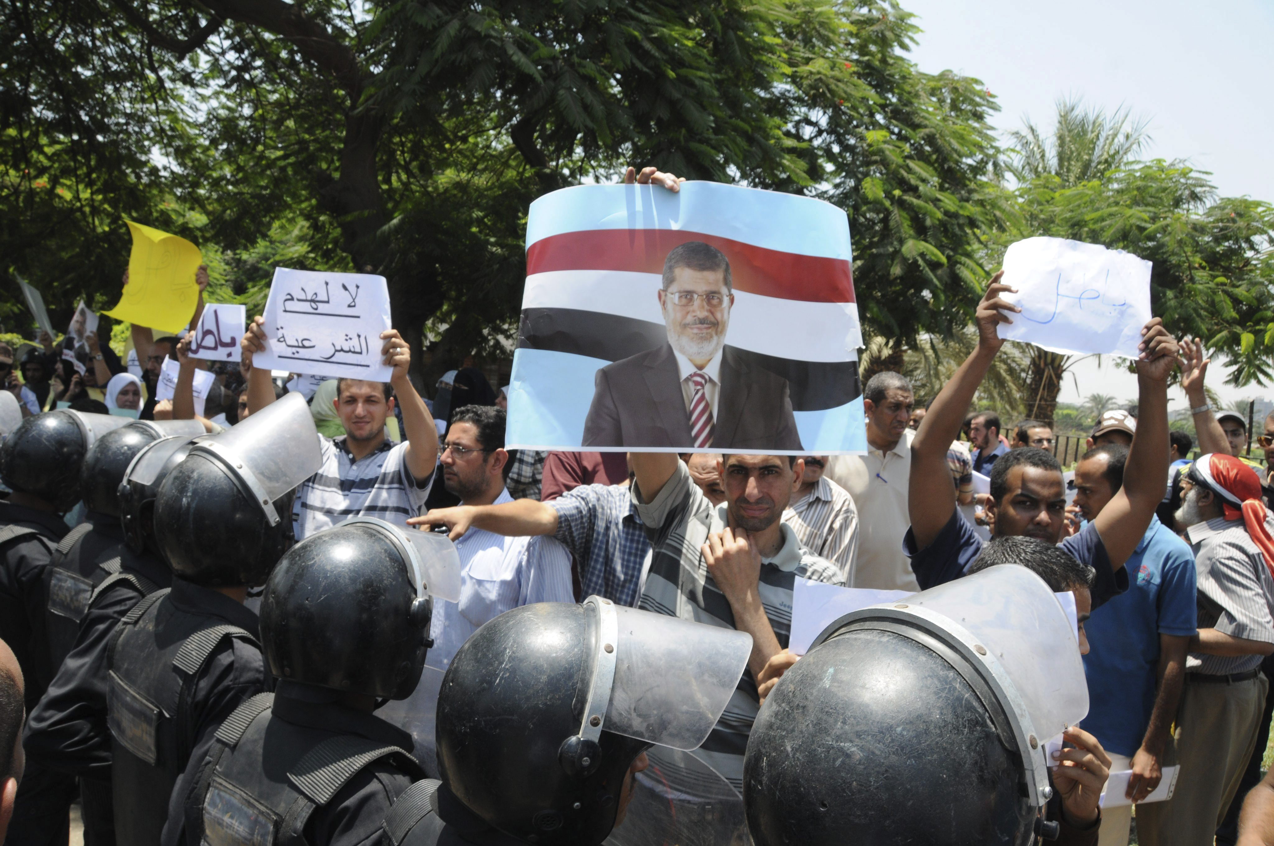 El mundo, inquieto por la democracia en Egipto, evita hablar de golpe militar