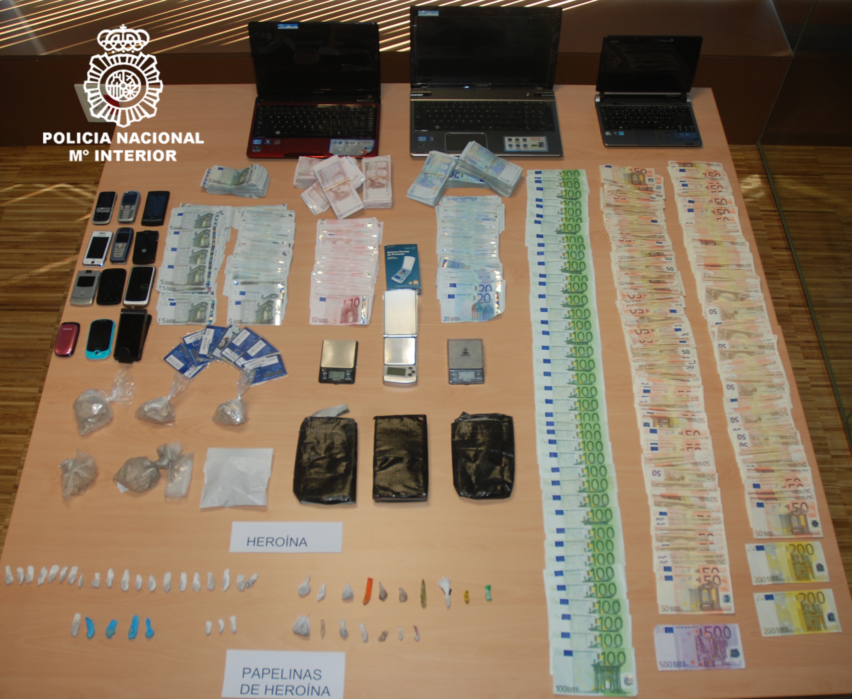 La Policía desarticula un grupo organizado dedicado a la venta de drogas en la comarca de Vigo y arresta a 9 personas
