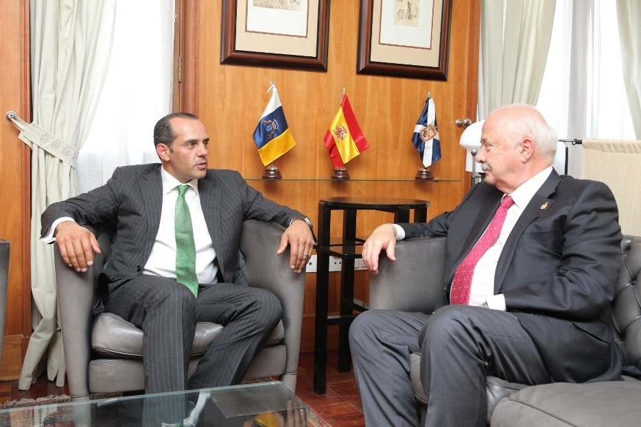 El presidente Melchior recibe la visita del emprendedor y asesor económico Juan Verde