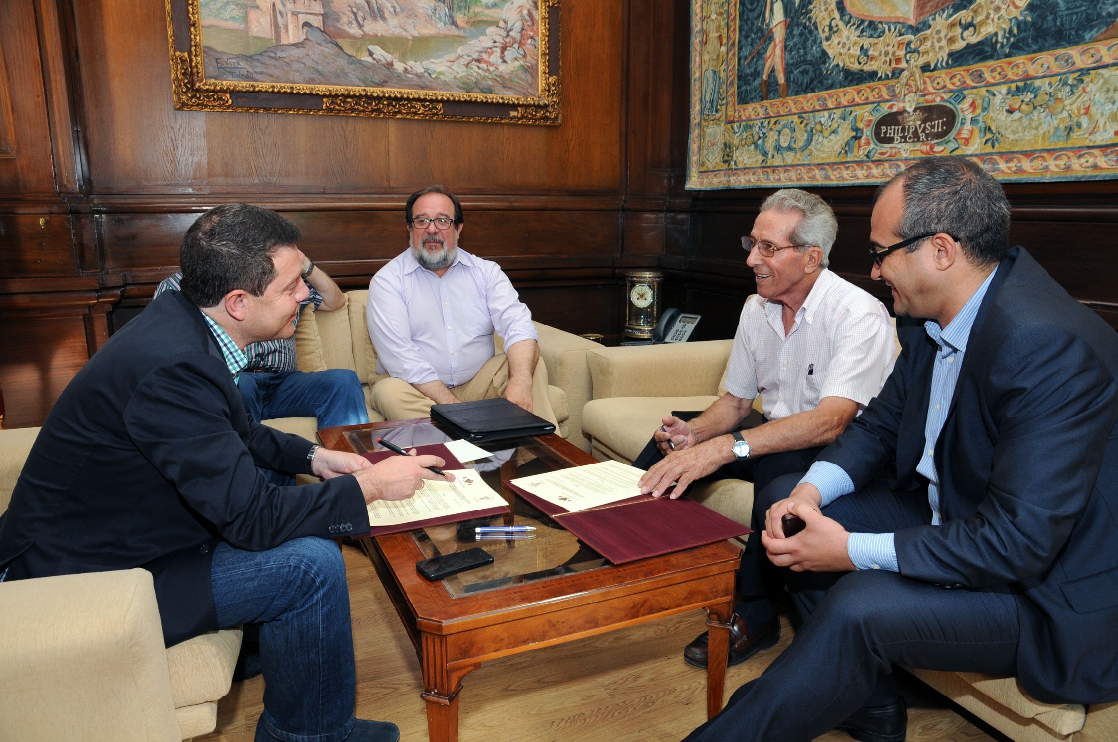 El Ayuntamiento renueva con Bahamontes su compromiso con la Vuelta Ciclista a Toledo, que celebra su XLVIII edición