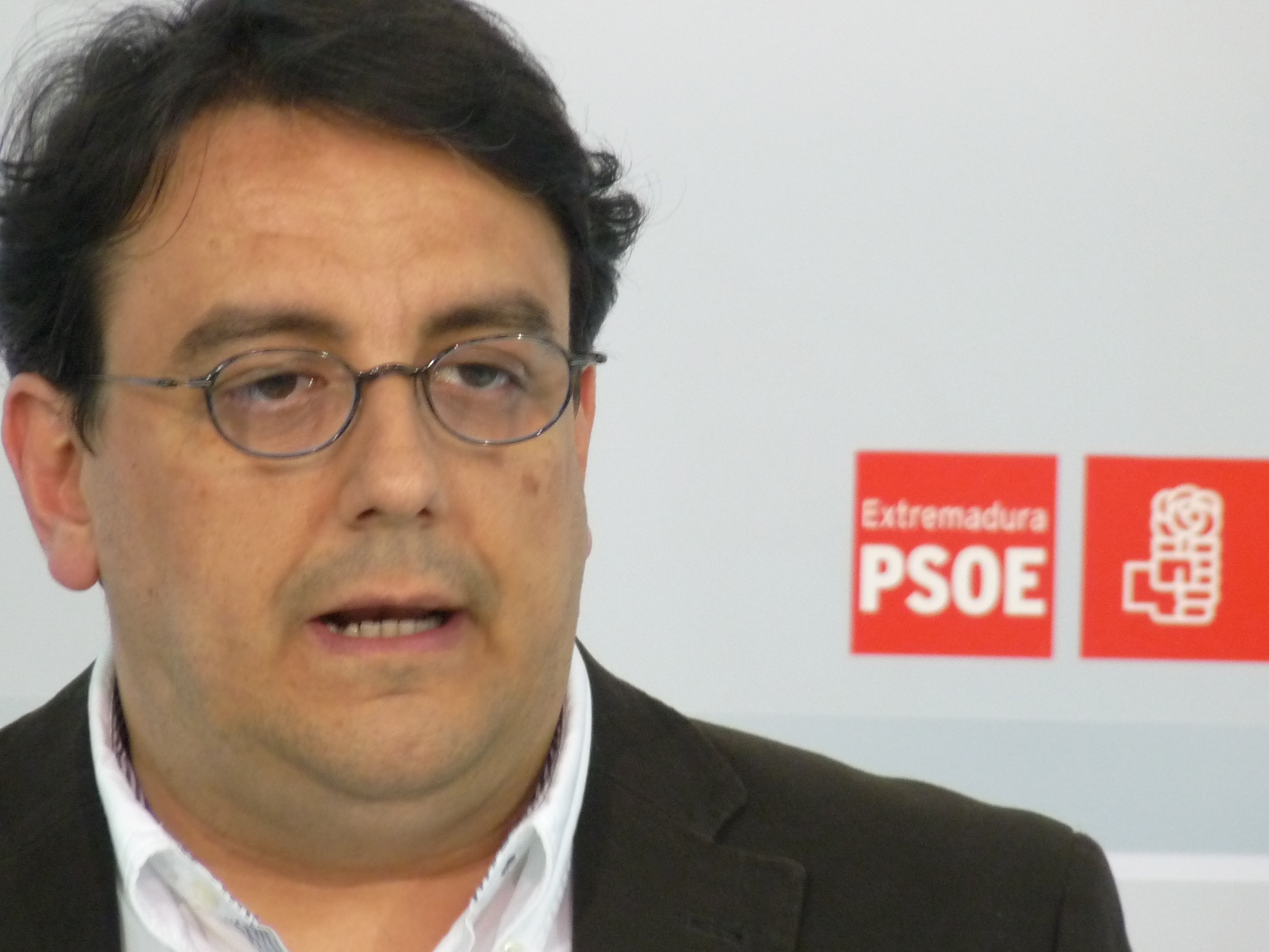 El PSOE calcula que la lista de espera para operaciones quirúrgicas ha crecido entre un 23 y 32% en el primer semestre