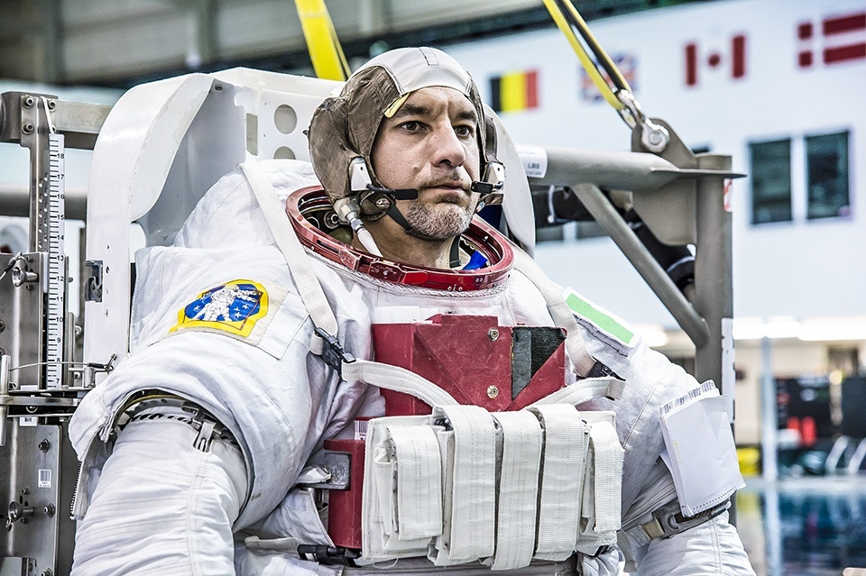 Abortado un paseo espacial por una fuga de agua en el casco de un astronauta