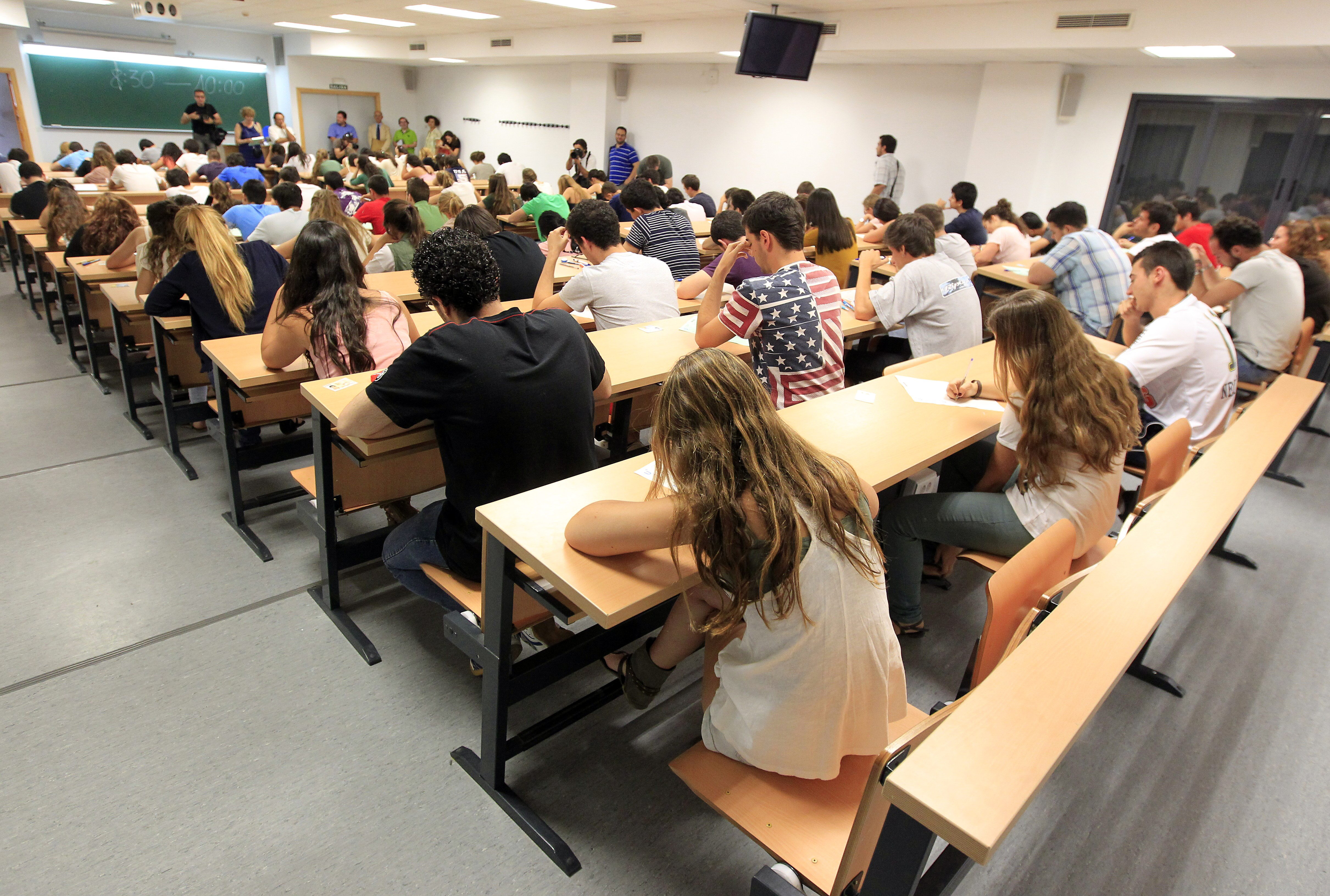 El doble grado de Física y Matemáticas, con 13,040, es la nota más alta de España