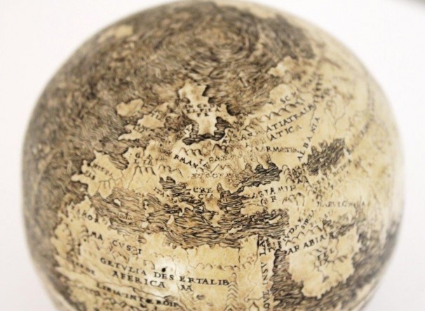 Descubren el globo terráqueo más antiguo del mundo…¡en un huevo de avestruz!