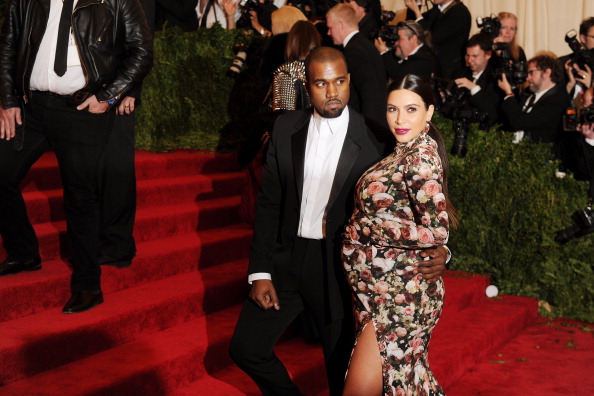 Kim Kardashian y Kanye West enseñarán una foto de su hija para que no les persigan los papparazi