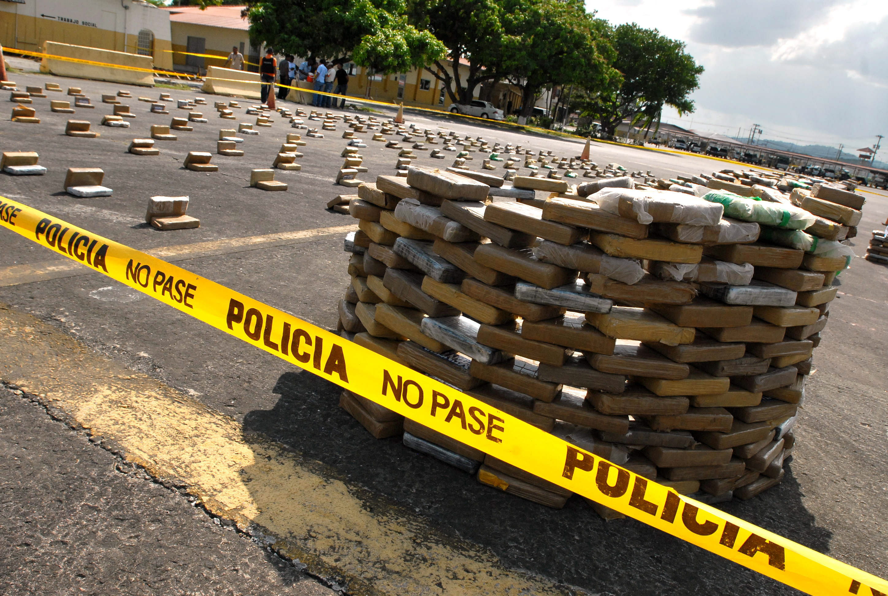 Paraguay decomisa 1,8 toneladas de cocaína procedente de Bolivia y Perú