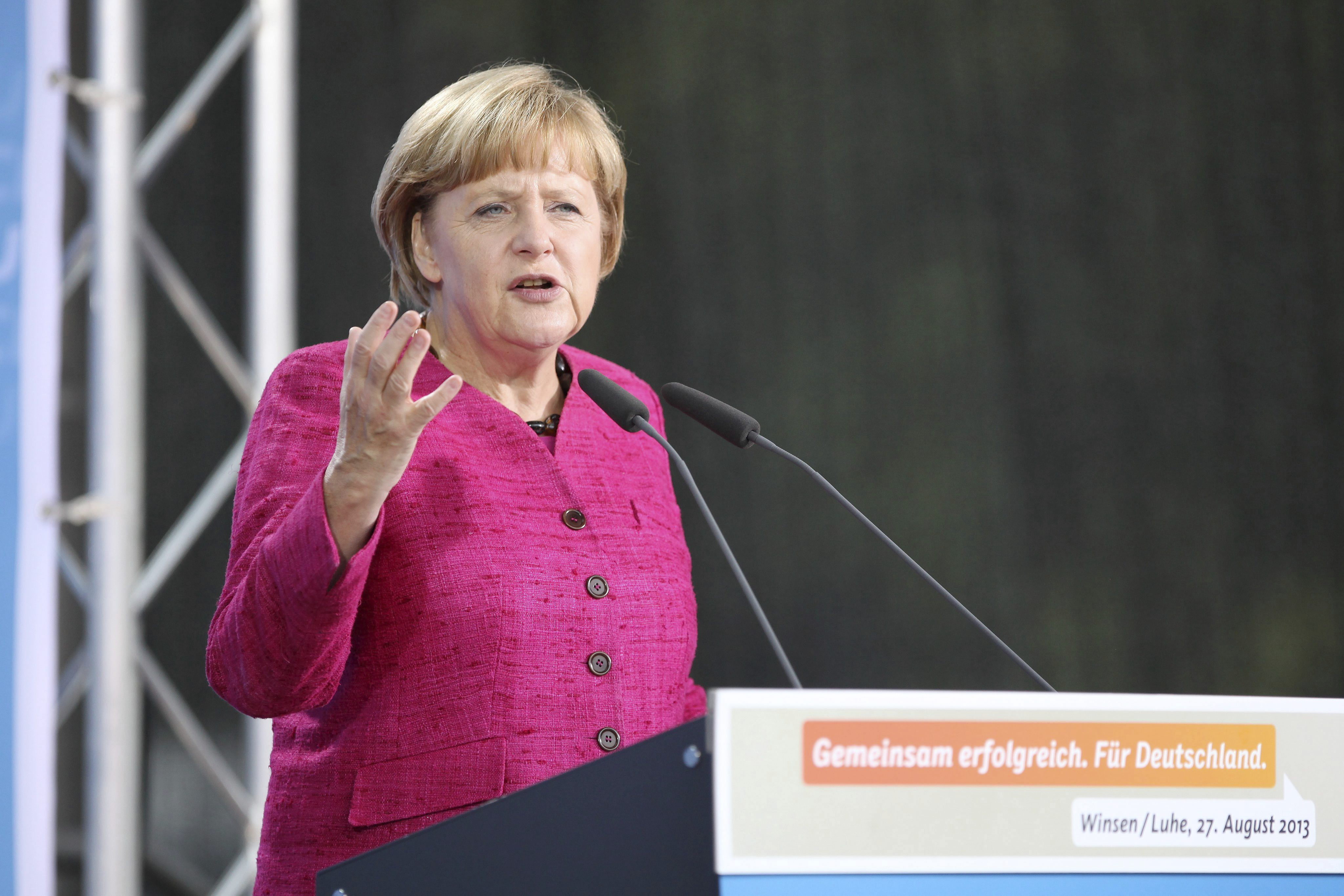 Merkel cree que Grecia «nunca» tendría que haber entrado en el euro