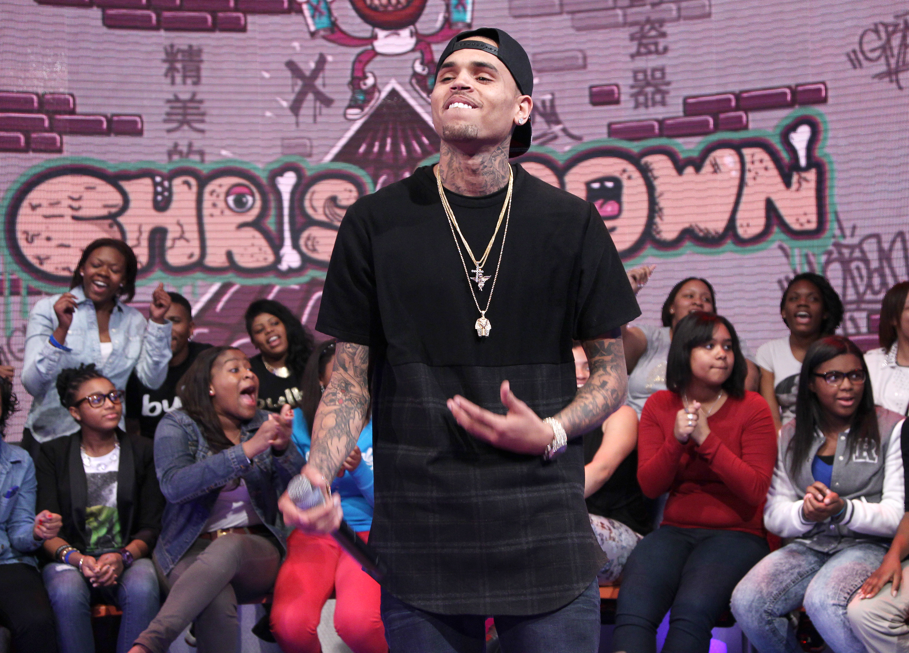Chris Brown enfurece a sus vecinos con una ruidosa fiesta en Hawai
