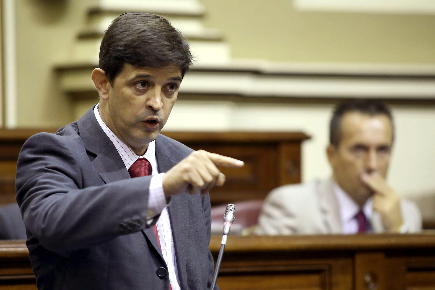 Canarias llevará a los tribunales el reparto de déficit por «arbitrario»