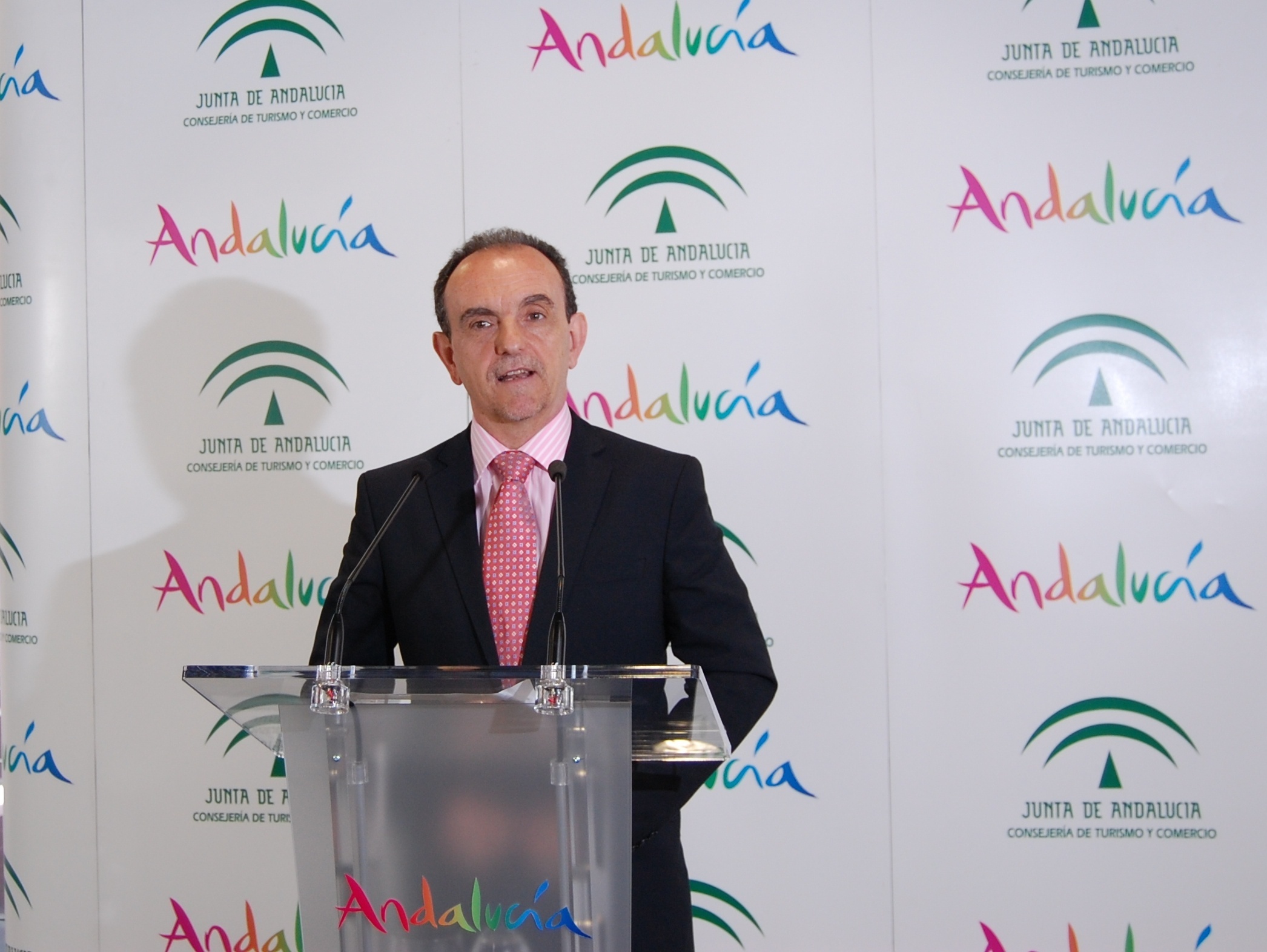 Andalucía registra 6,2 millones de pernoctaciones en establecimientos hoteleros en agosto, un 4,3% más que 2012