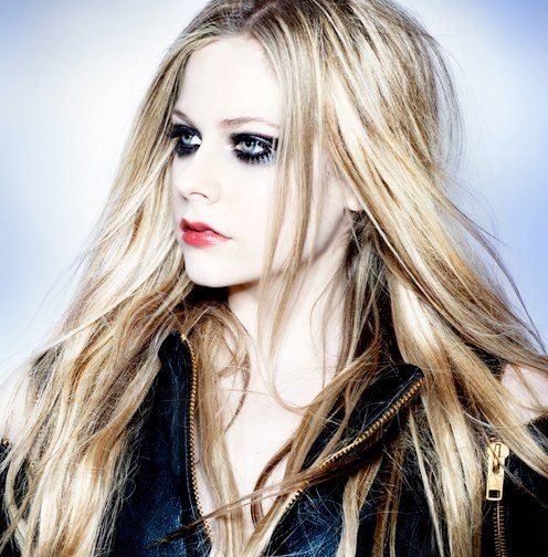 Avril Lavigne lanzará su nuevo disco el 5 de noviembre