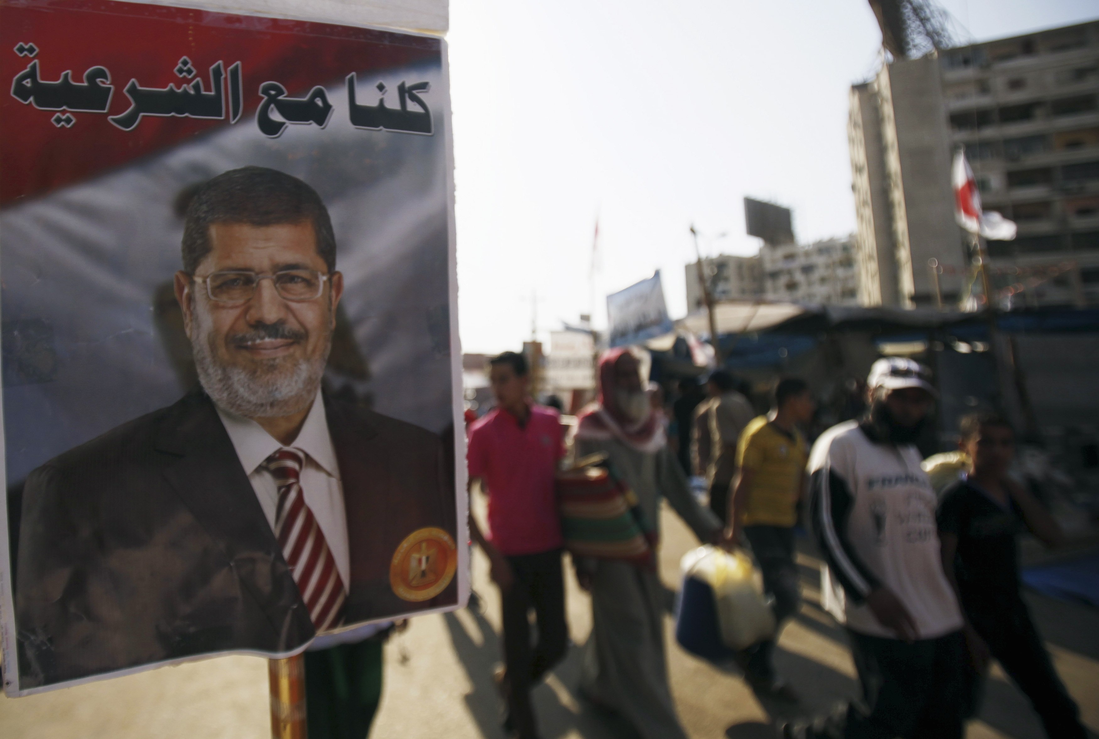 Prorrogan otros 30 días el arresto de Mursi
