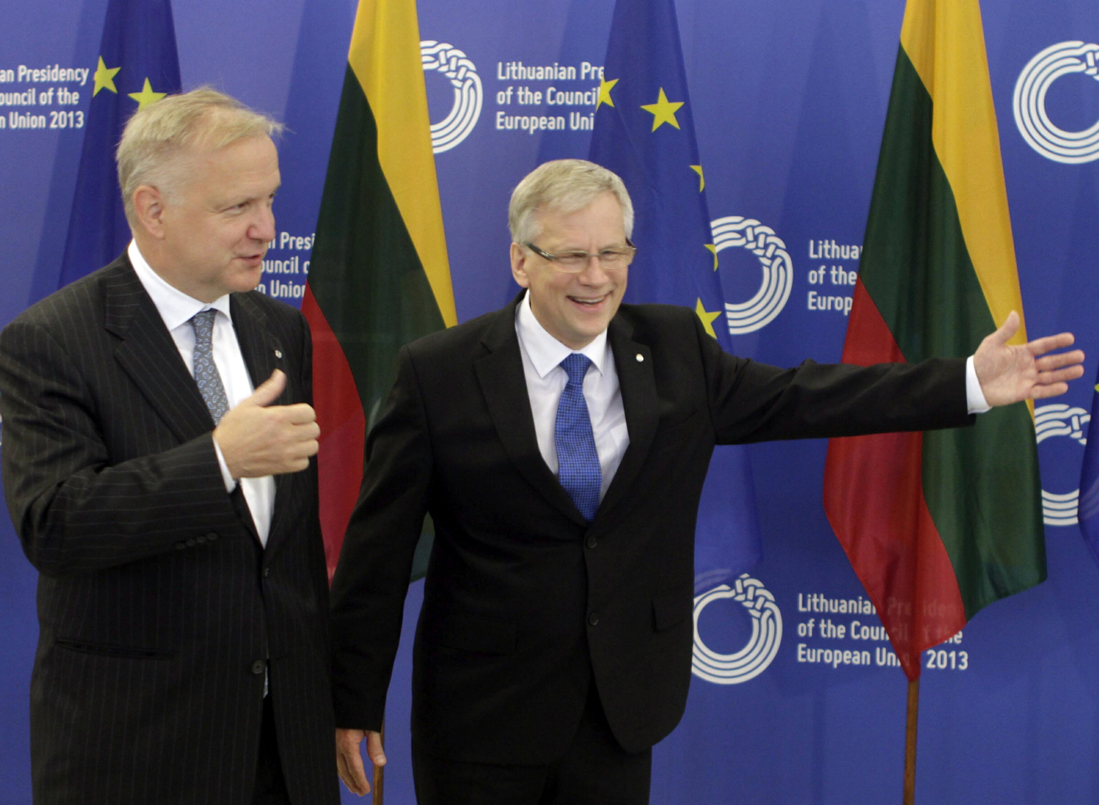 Rehn advierte que «no es el momento de gritar que la crisis está resuelta»