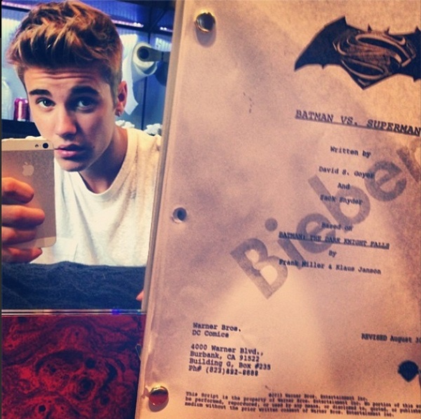 Justin Bieber desata el pánico al insinuar que será Robin en Batman vs. Superman