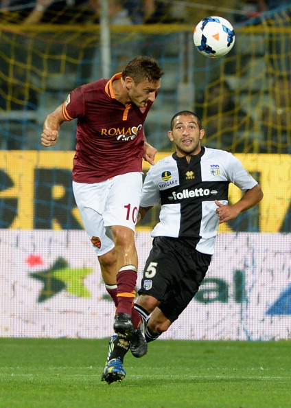 La Roma golea al Parma y se mantiene colíder junto al ‘Spanish’ Nápoles
