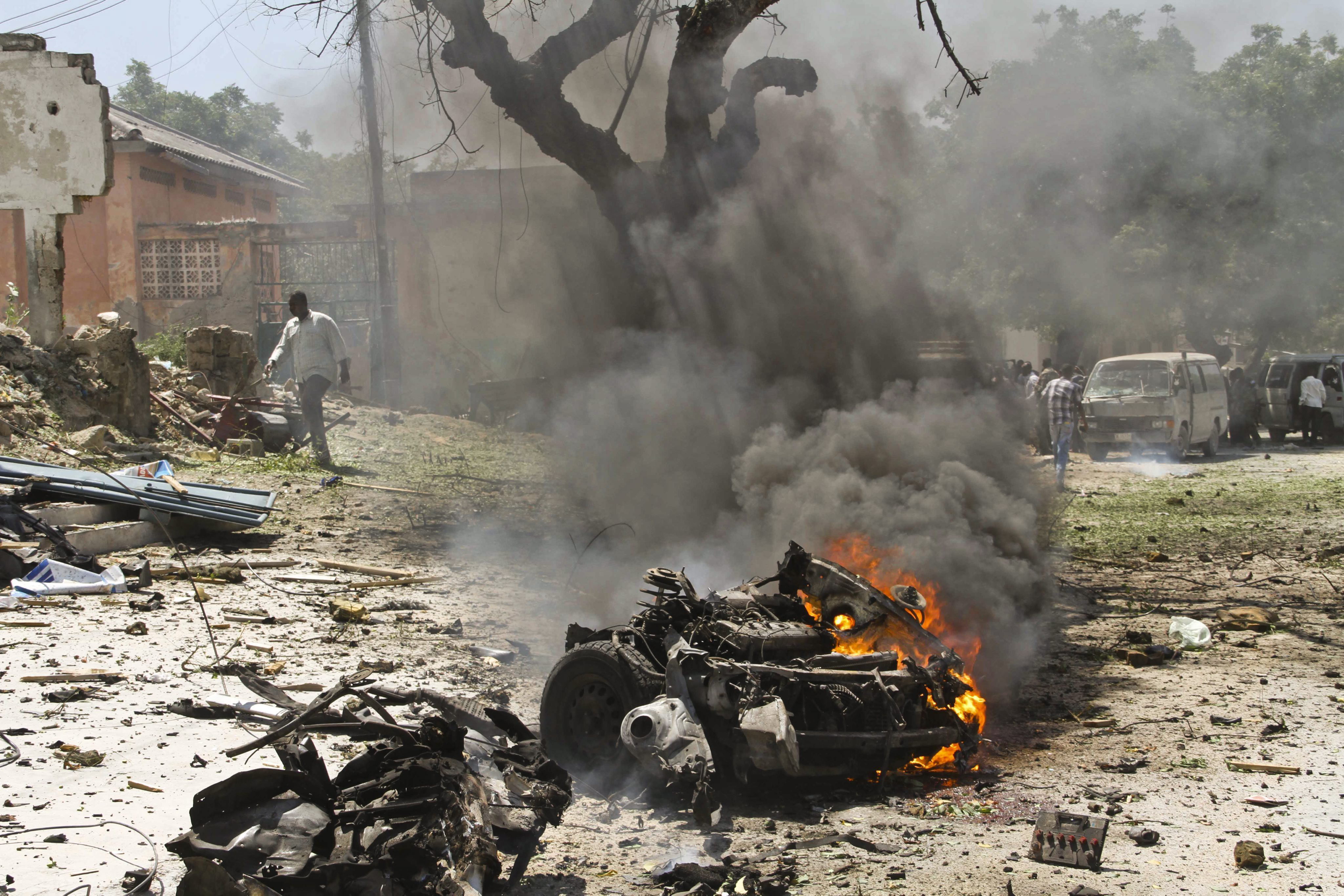 Decenas de heridos en un ataque con granadas contra un mercado en Somalia