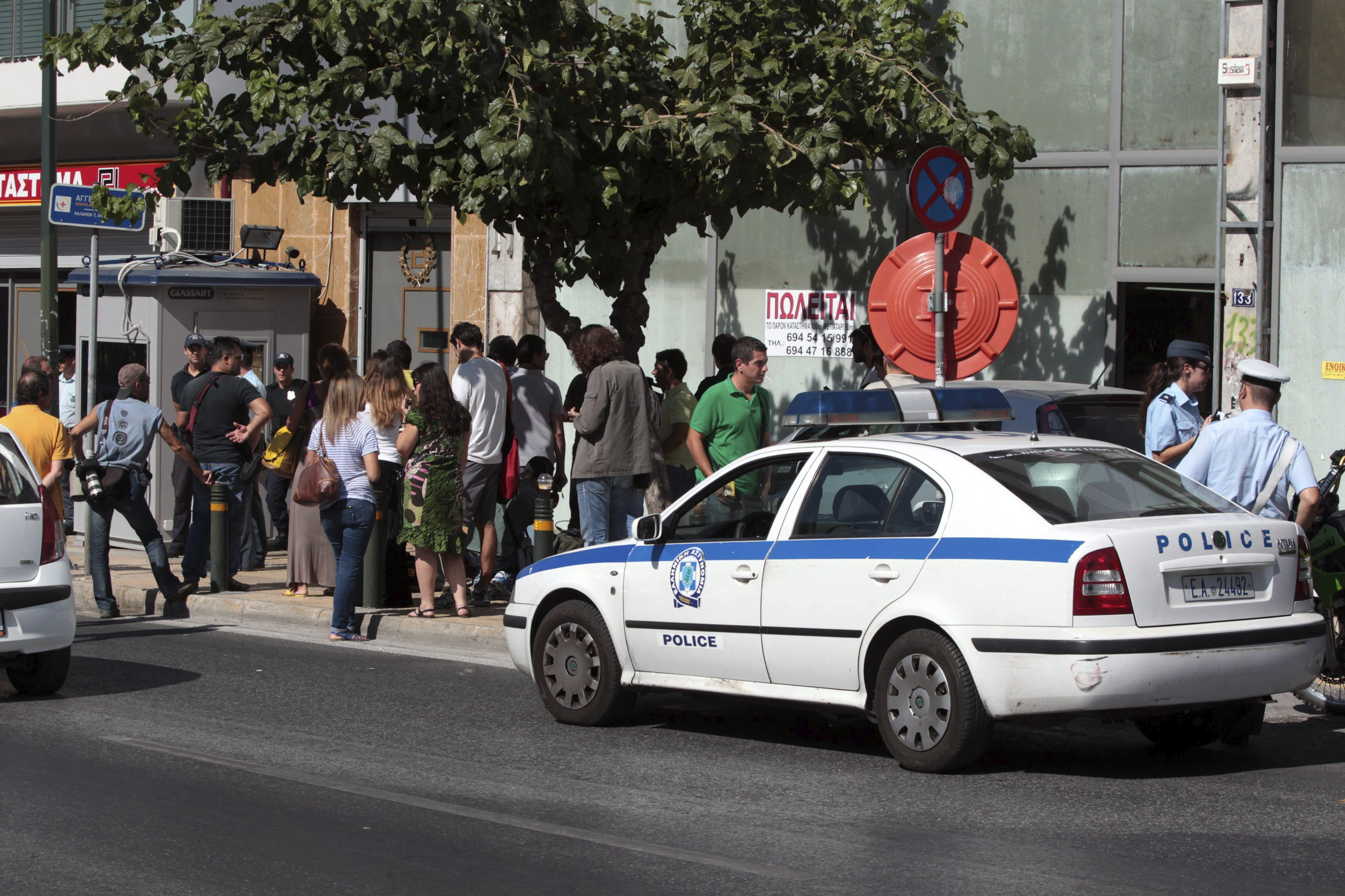 Apartados altos cargos de la Policía griega por su presunta relación con neonazis