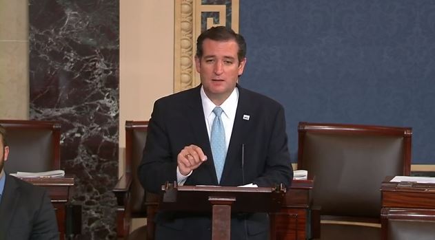 El senador republicano Ted Cruz: «Hablaré contra el Obamacare hasta que no pueda mantenerme en pie»