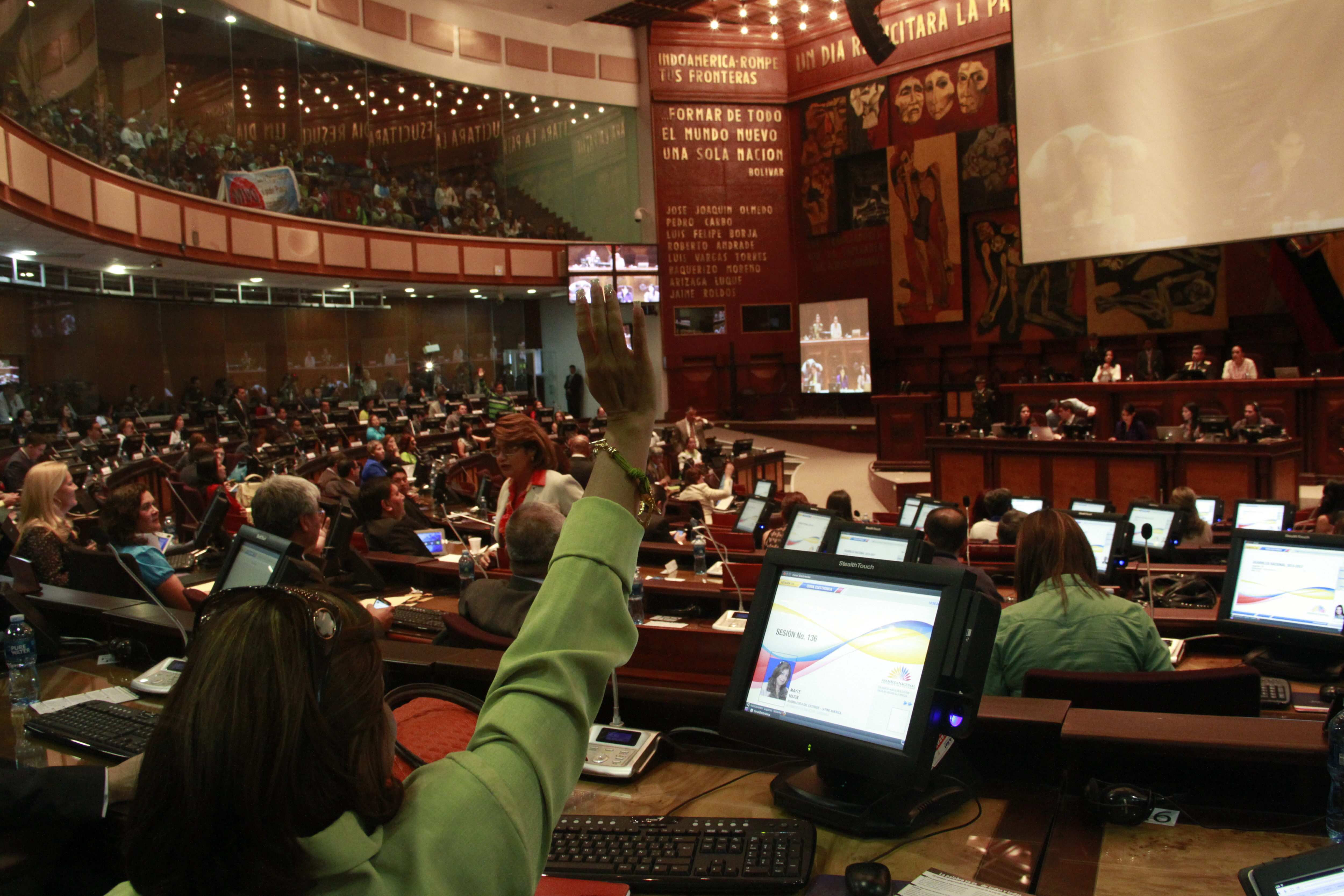La Asamblea Legislativa de Ecuador aprueba la explotación petrolera en el Yasuní
