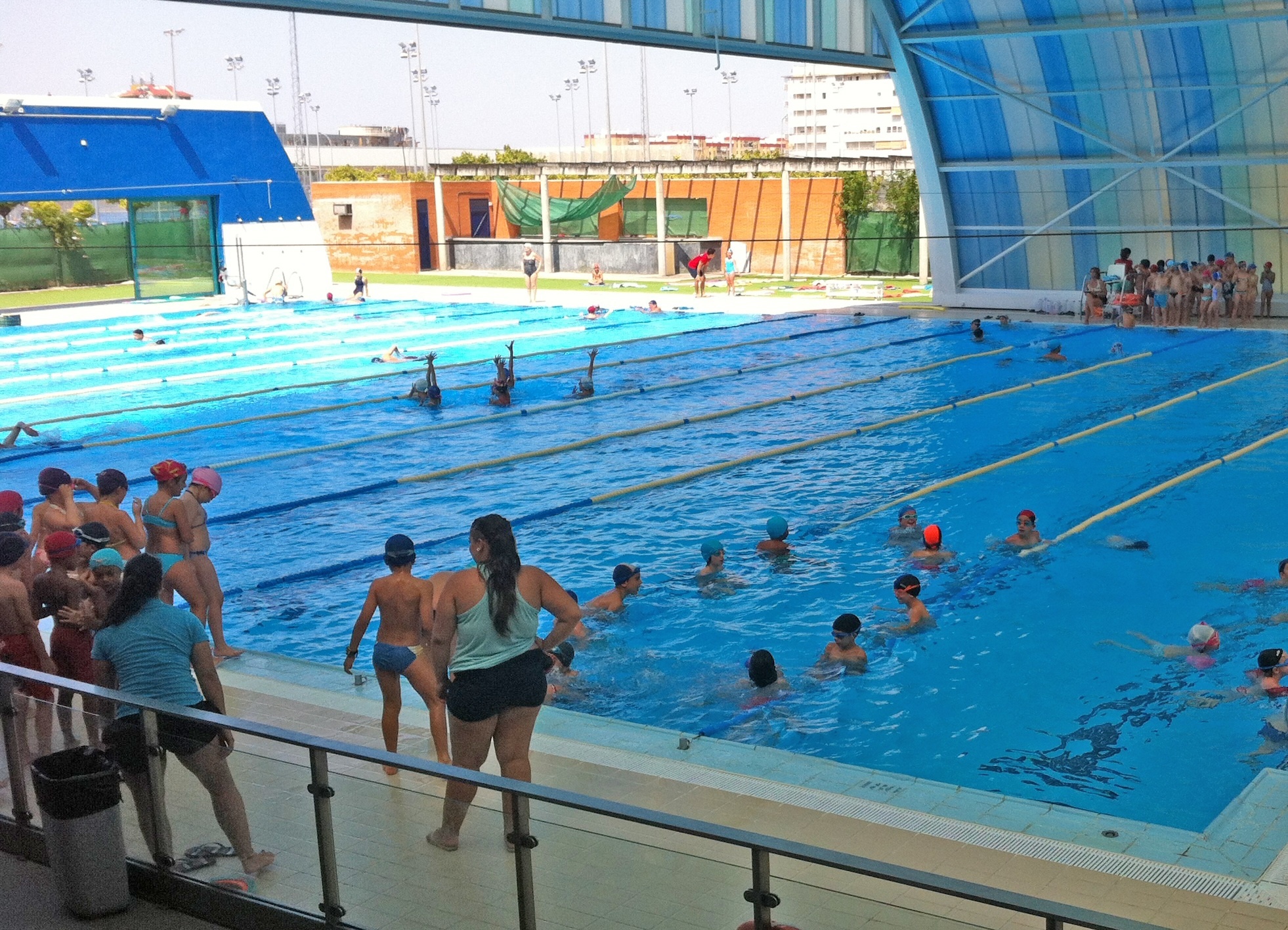 Ayuntamiento valora los datos de asistencia a las piscinas municipales y los campus deportivos este verano