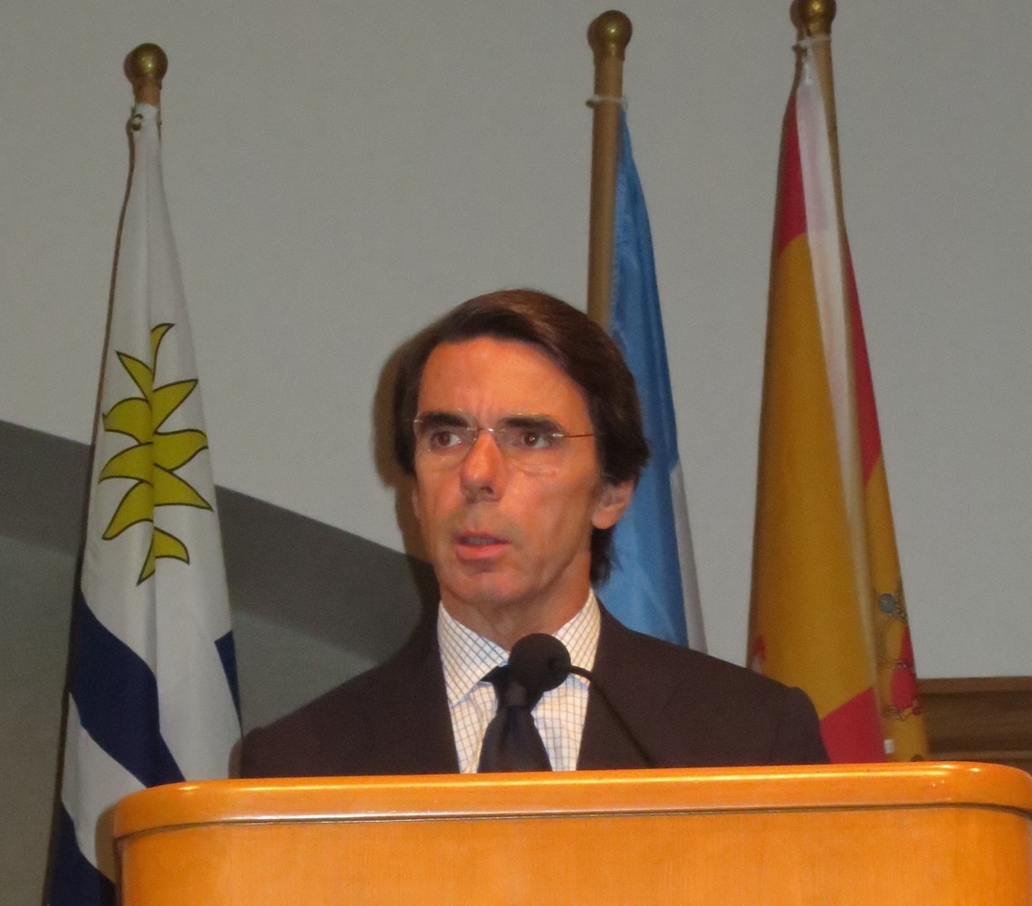 Aznar avisa a Rajoy que el silencio sobre Cataluña «puede dañar la verdad tanto como la mentira» del nacionalismo