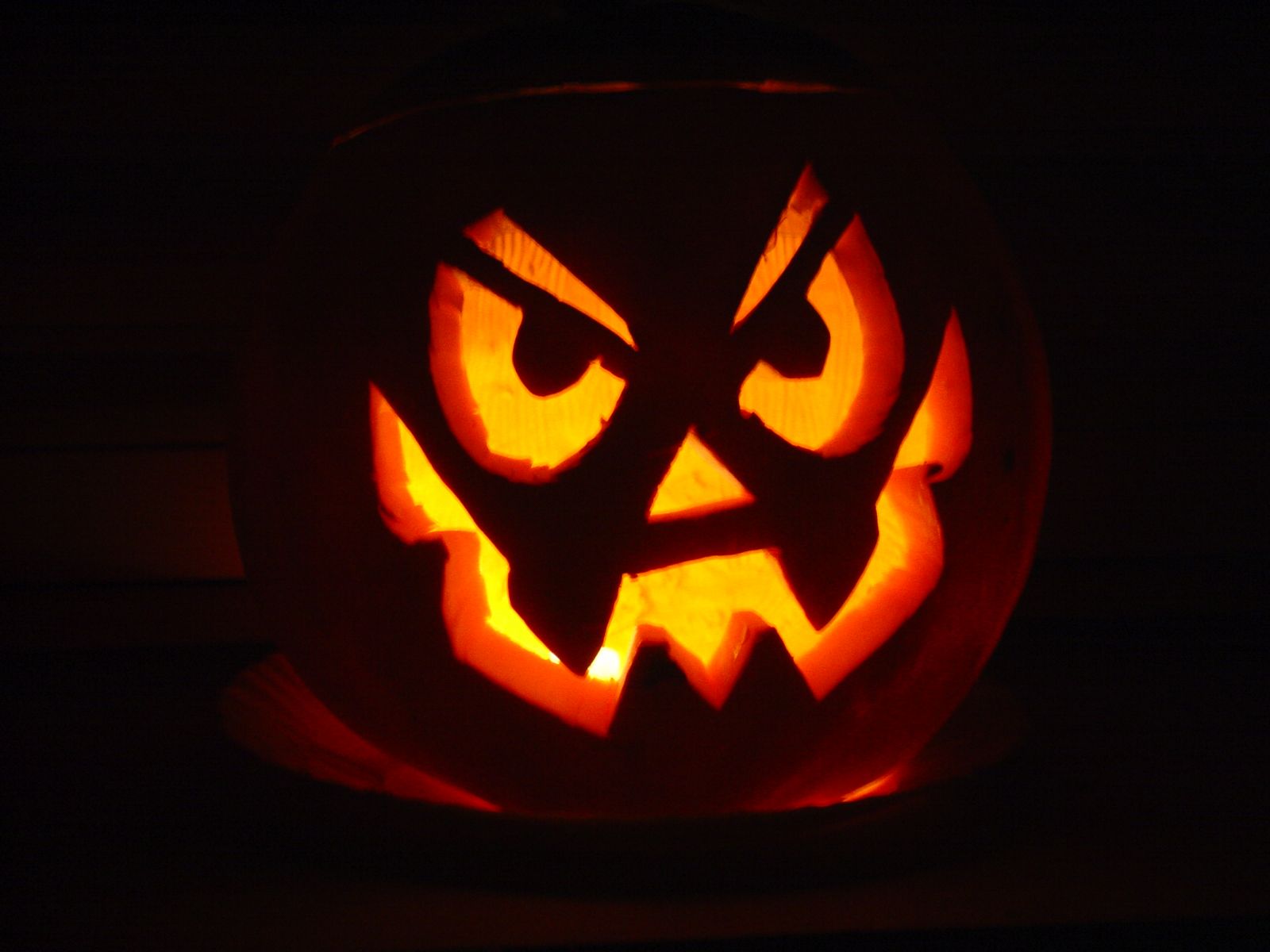 ¿Cómo conseguir una calabaza de Halloween realmente aterradora?