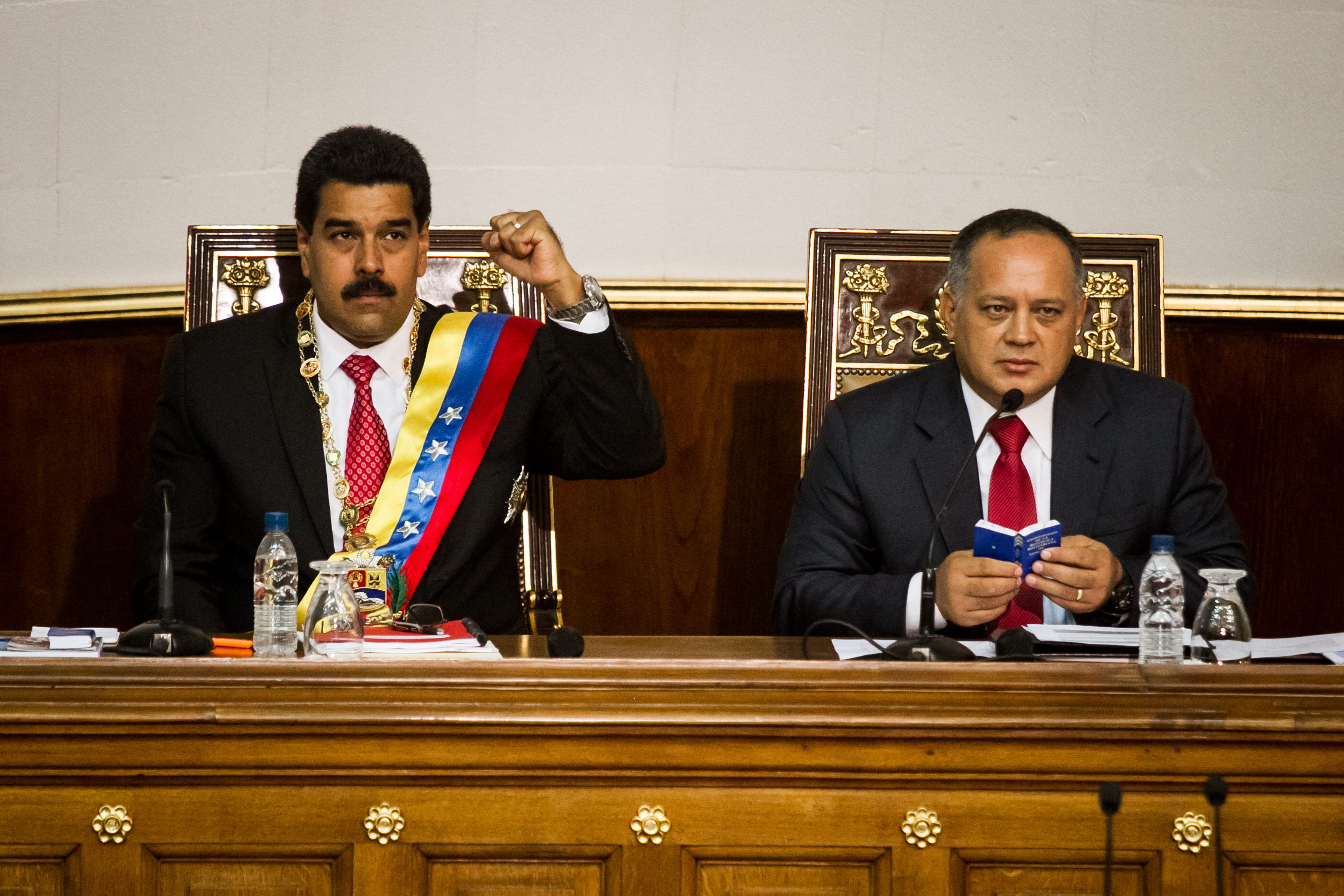 Nicolás Maduro busca »el voto 99» que le de superpoderes
