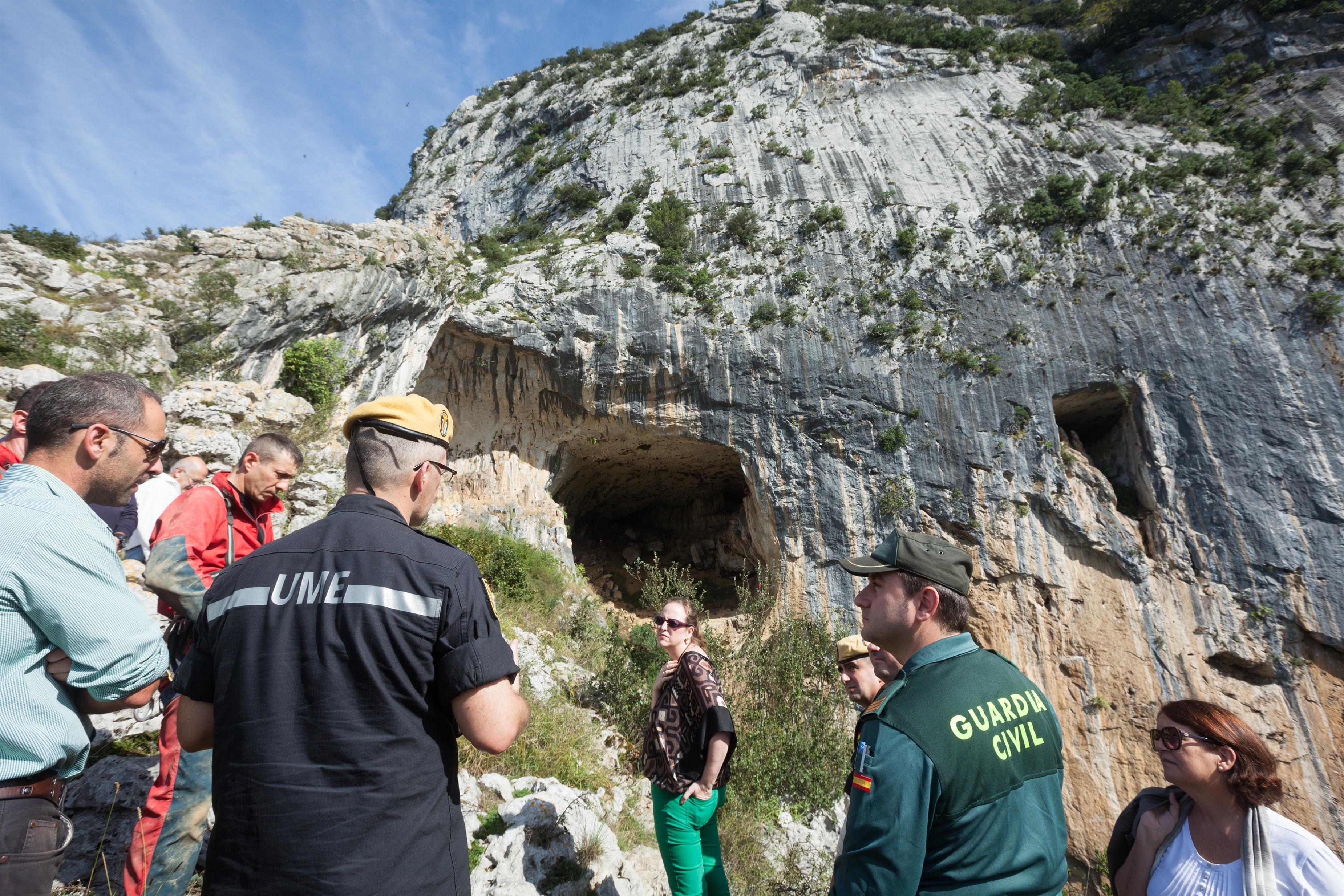 Militares de la UME entrenan en las cuevas de Ramales y Soba