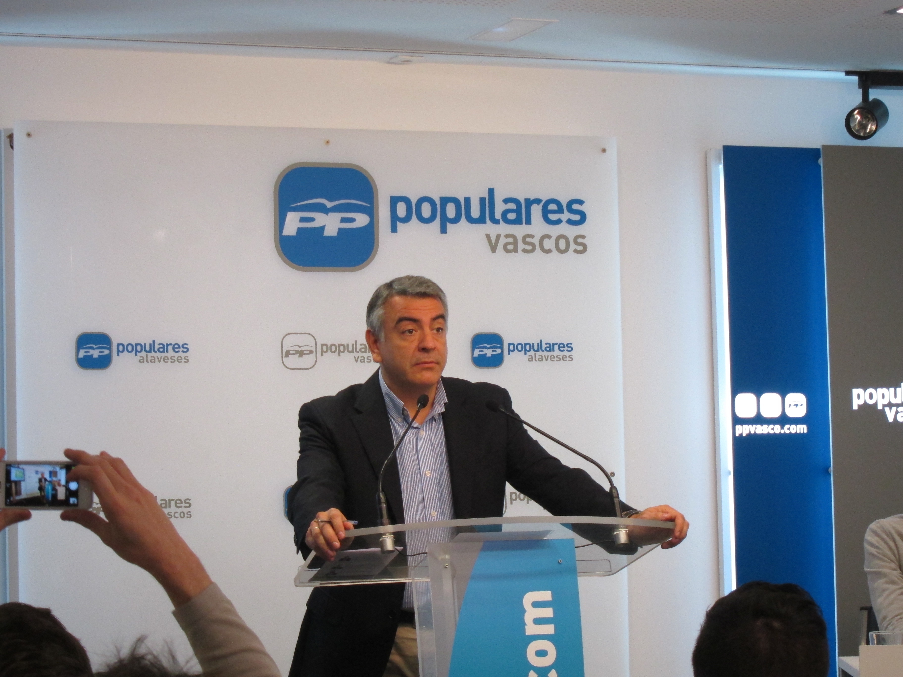 PP vasco dice que el acuerdo con PNV sobre la Reforma Local «garantiza las peculiaridades» de las diputaciones forales