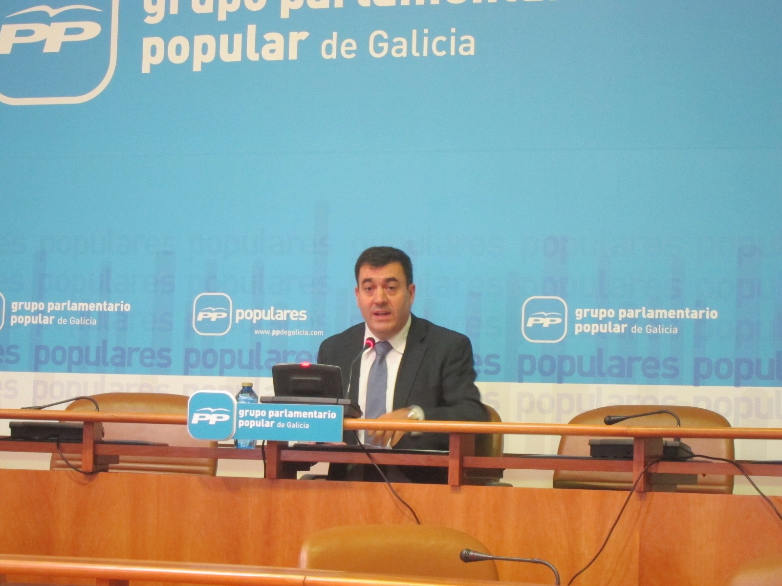 El PP reprueba la «incapacidad» de pactar «del PSdeG de Besteiro» y se ve como «el gran partido de Galicia»