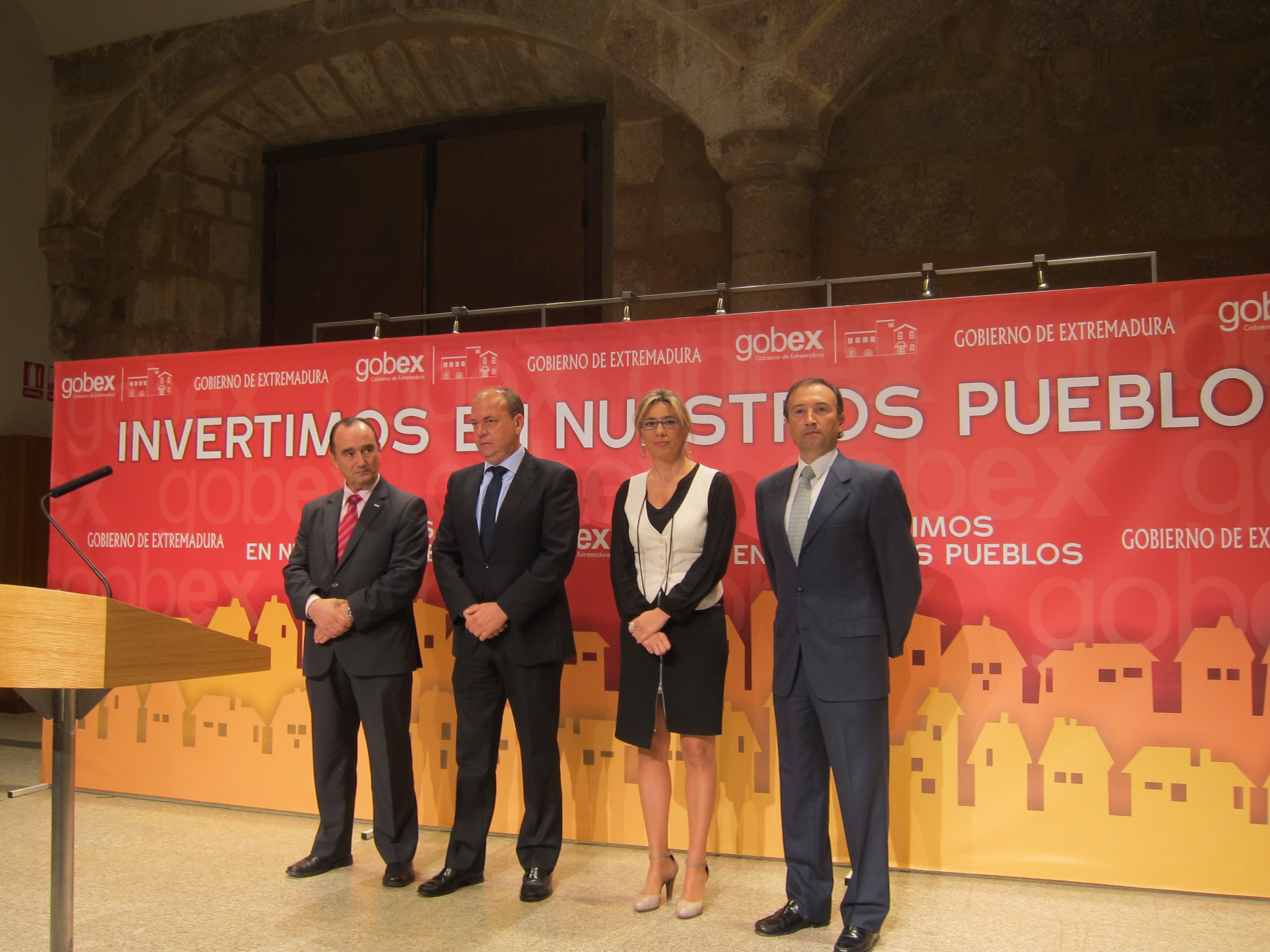 Las diputaciones de Cáceres y Badajoz confían en que la reforma de la administración local alcance «consenso»