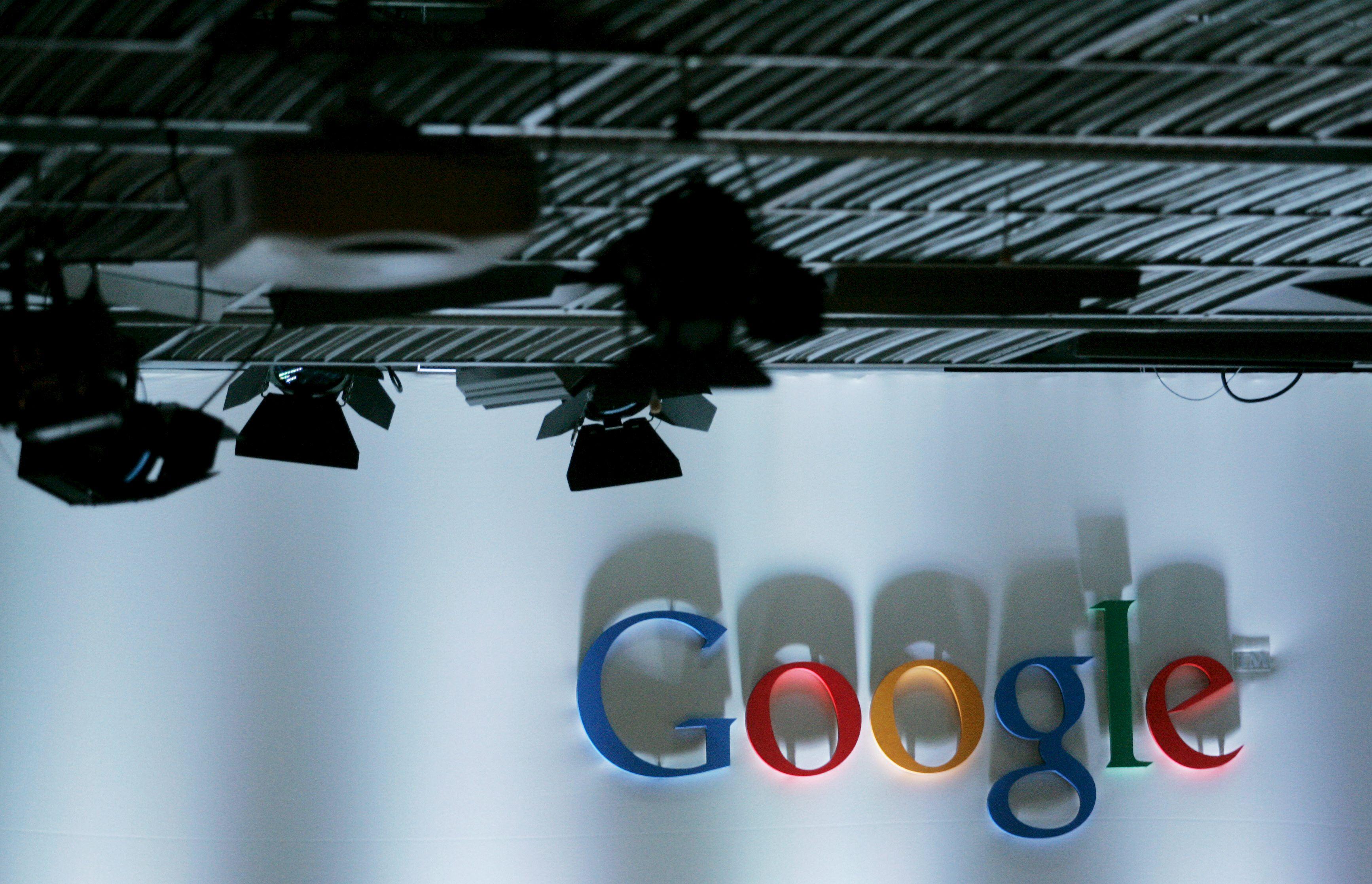 Google se dispara en bolsa y el precio de sus acciones ya supera los 1.000 dólares