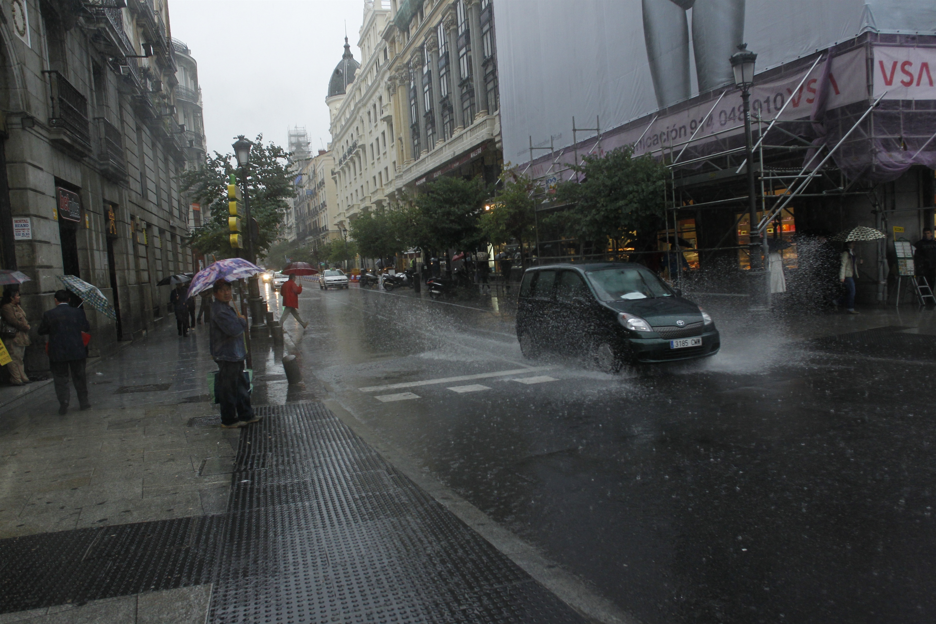 El temporal deja vientos de hasta 135 kilómetros por hora y lluvias acumuladas de más de 74 milímetros en Galicia
