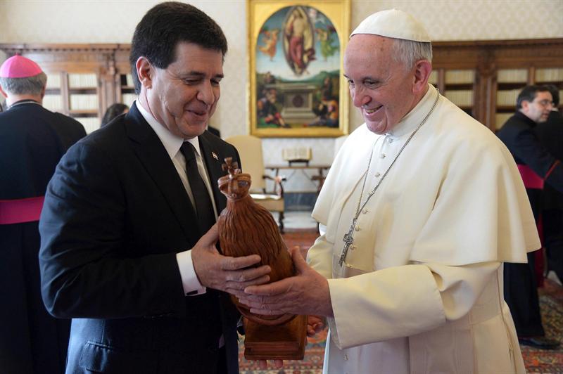 El Papa pide al presidente de Paraguay luchar contra la pobreza y a Putin, paz en Siria