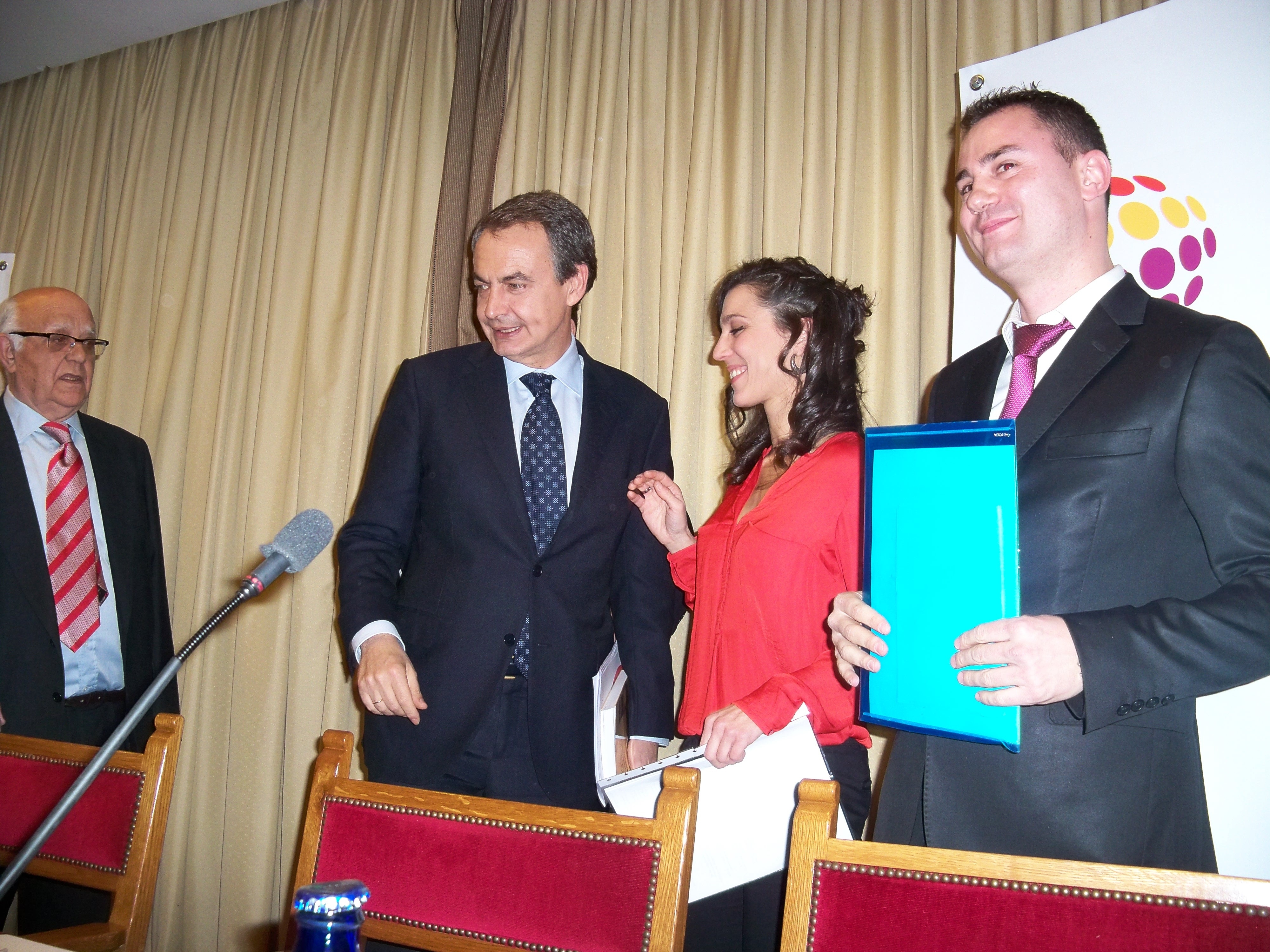 Zapatero califica la Ley de Memoria Histórica como «una importante arma de reconciliación»