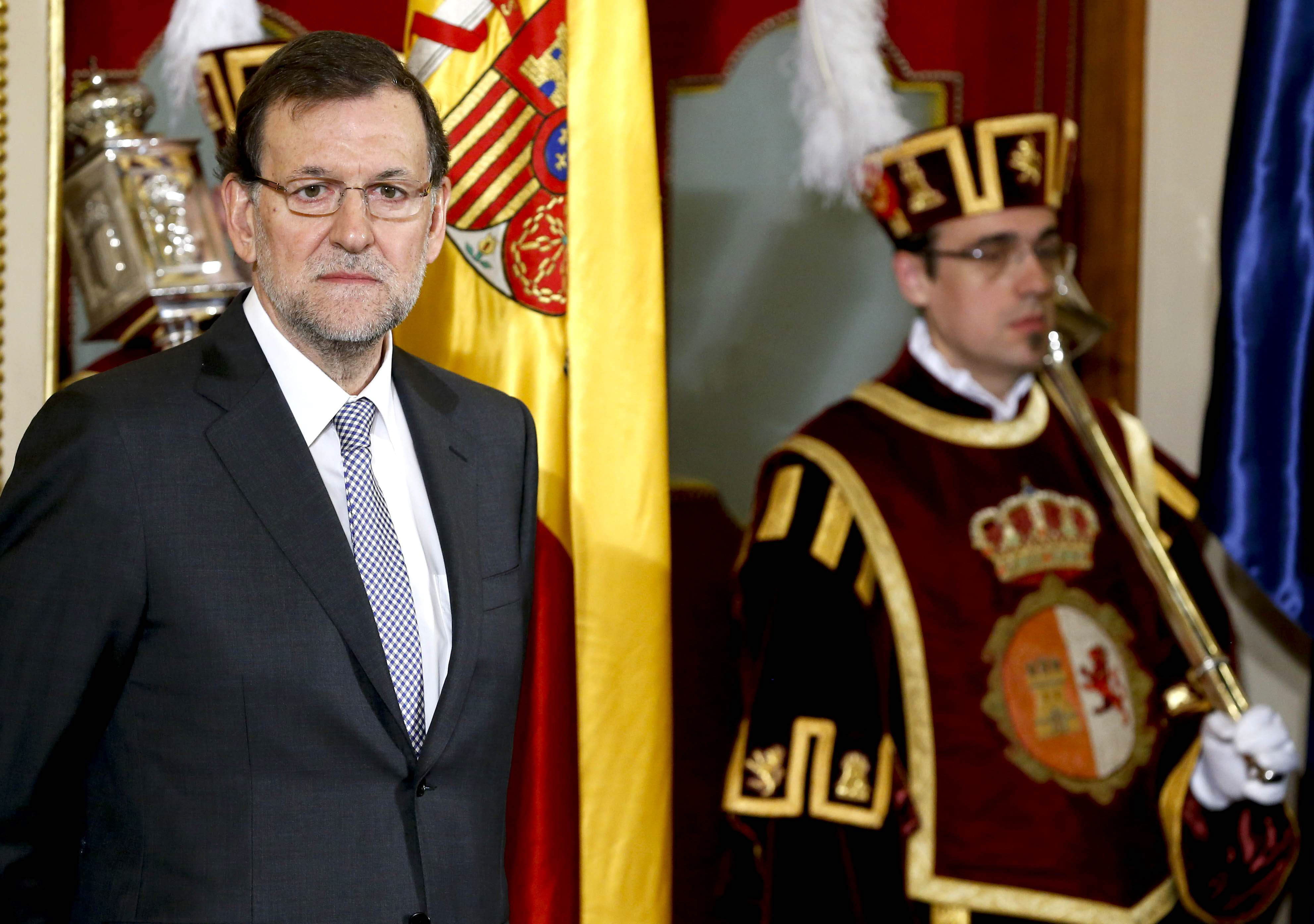 Rajoy receta unos buenos servicios públicos y empleo para salir de la crisis