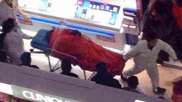 Se suicida tras cinco horas de compras con su novia en un centro comercial