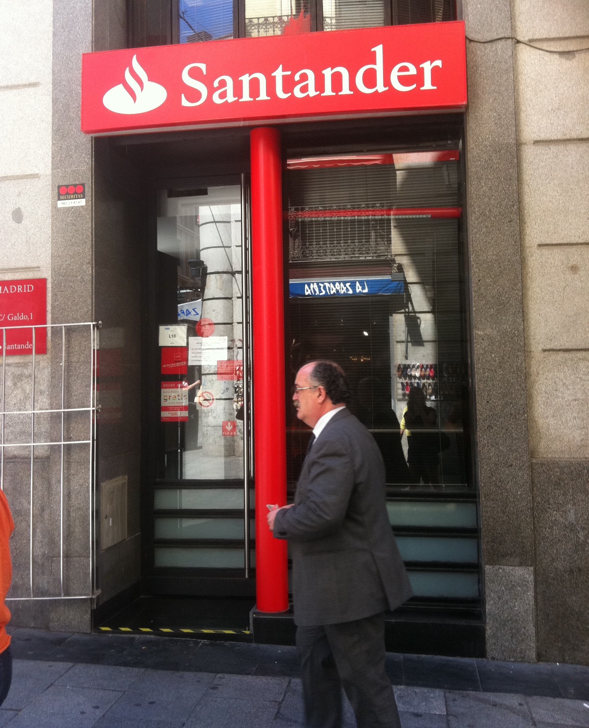 Santander ampliará capital por hasta 131 millones de euros para repartir el tercer dividendo de 2013