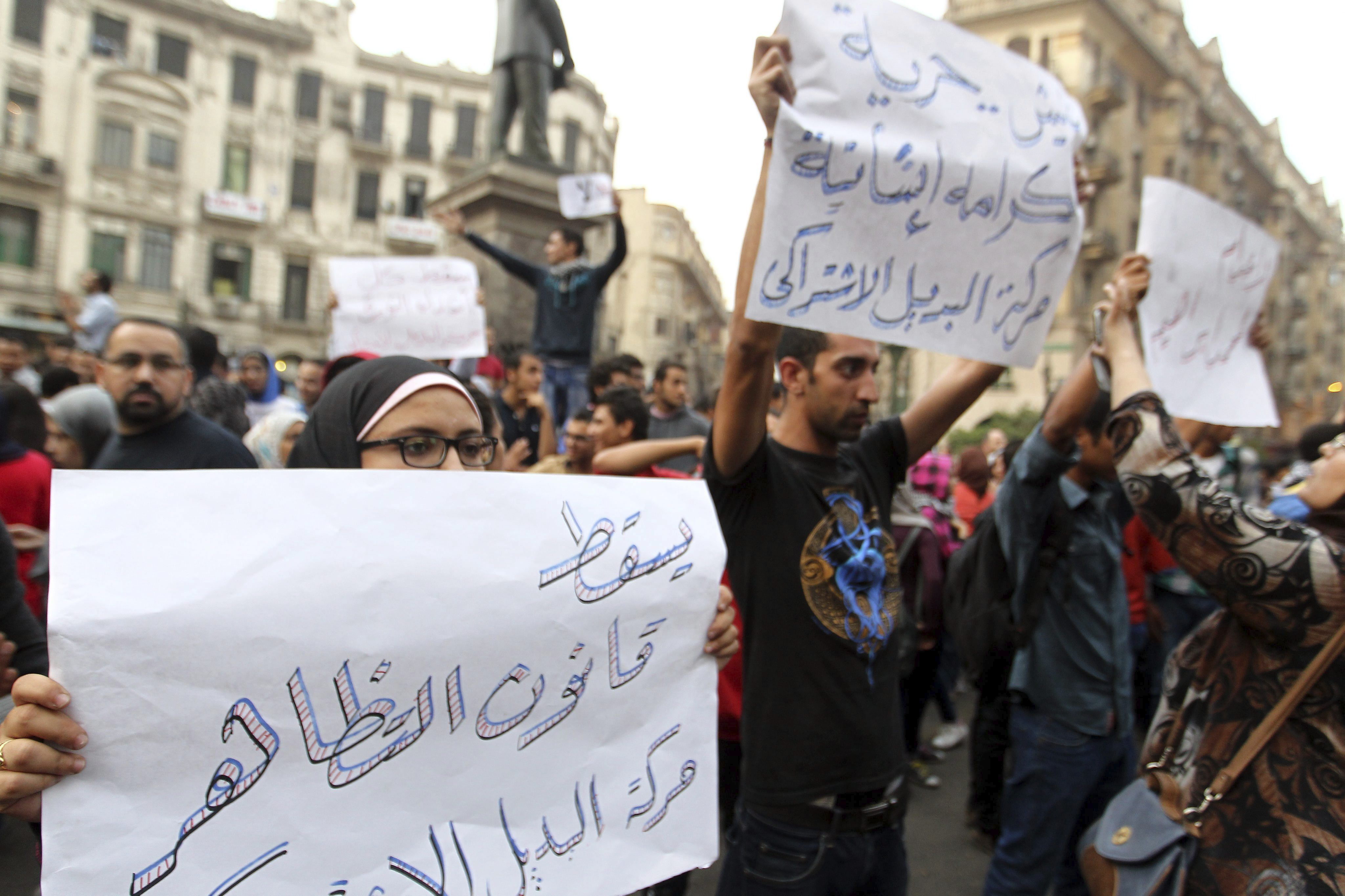 Tres años después de la »primavera árabe», los egipcios han aprendido que la calle es un arma