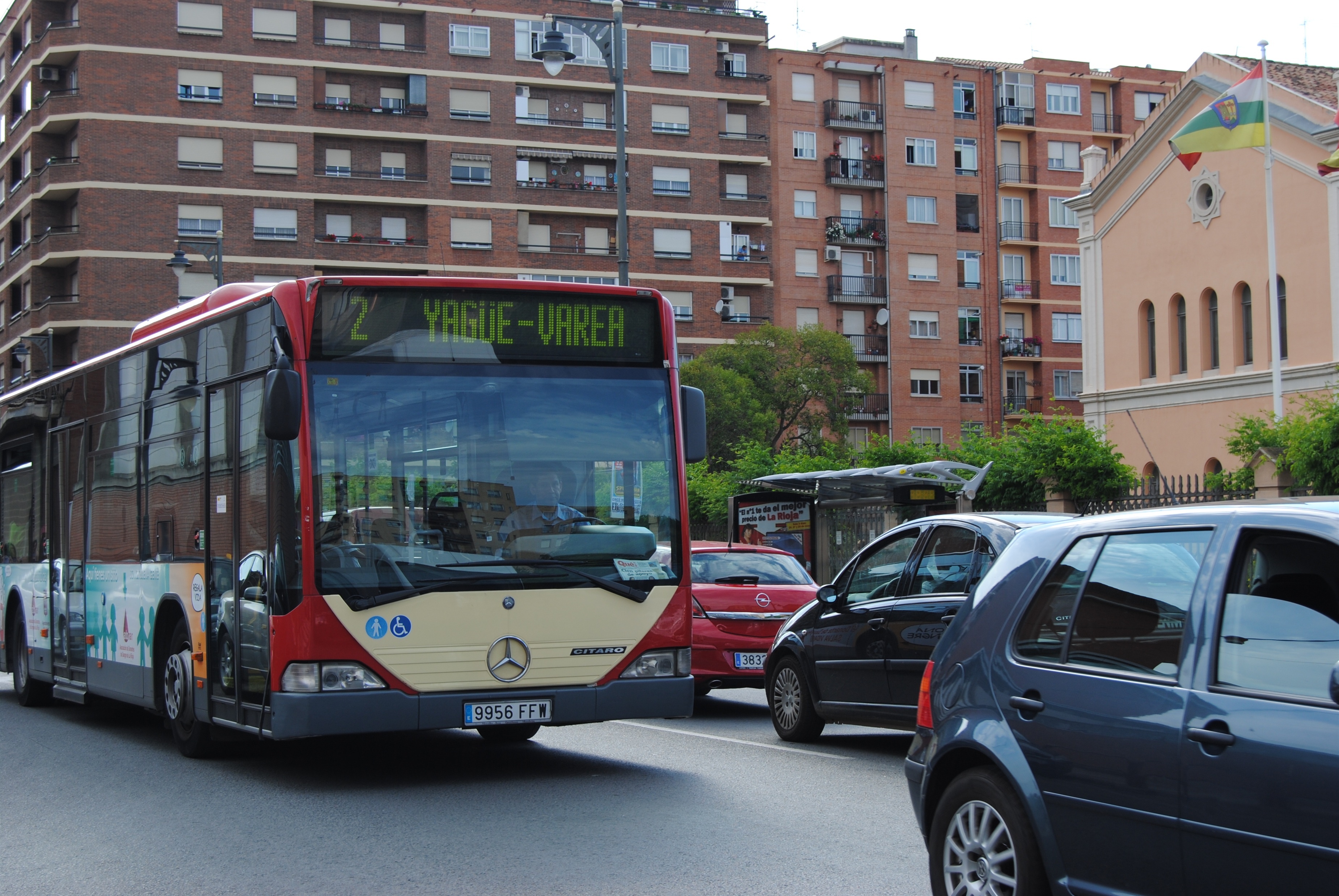 El Ayuntamiento adelanta un pago de 1,3 millones a la empresa de bus urbano para cubrir el coste de explotación 2013