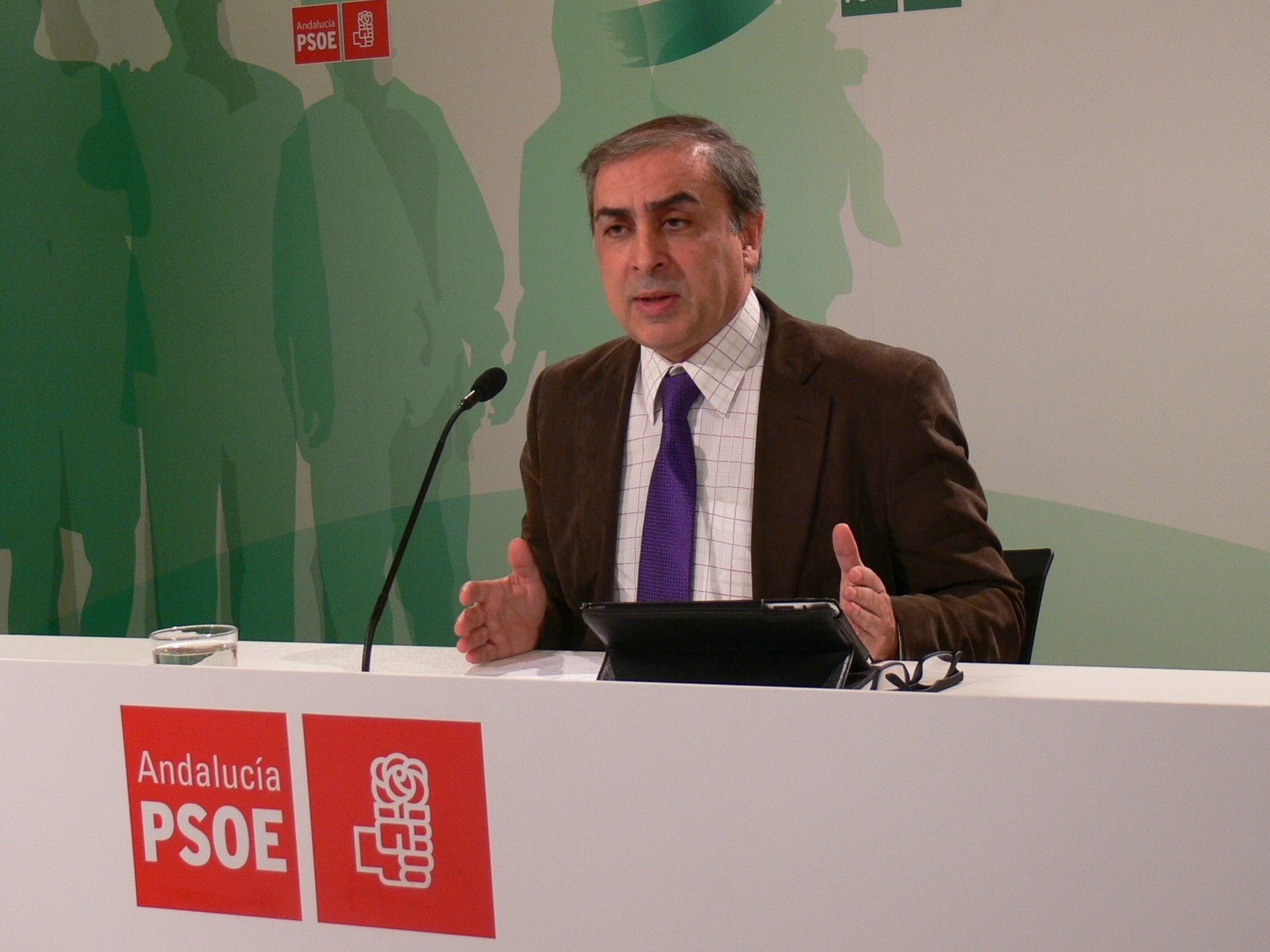 PSOE denuncia que las empresas sanitarias del proceso de externalización en Madrid accedieron a información de pacientes