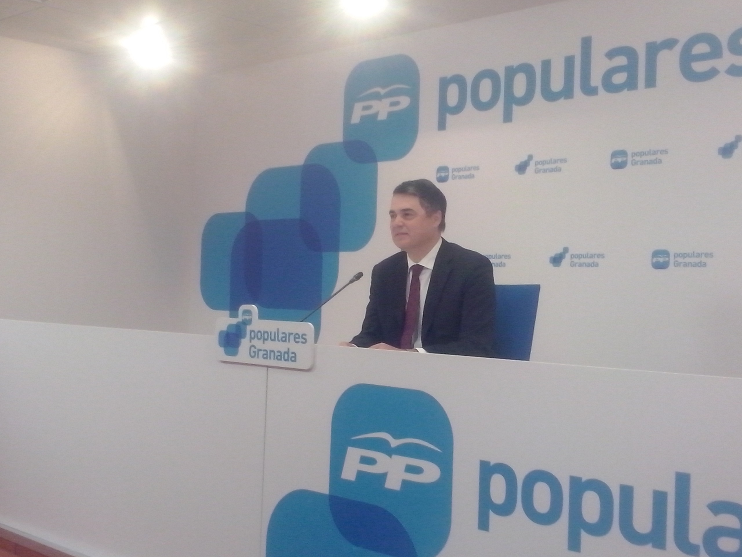 Rojas afirma que las «conversaciones siguen» para designar al candidato del PP-A, que llegará «más pronto que tarde»