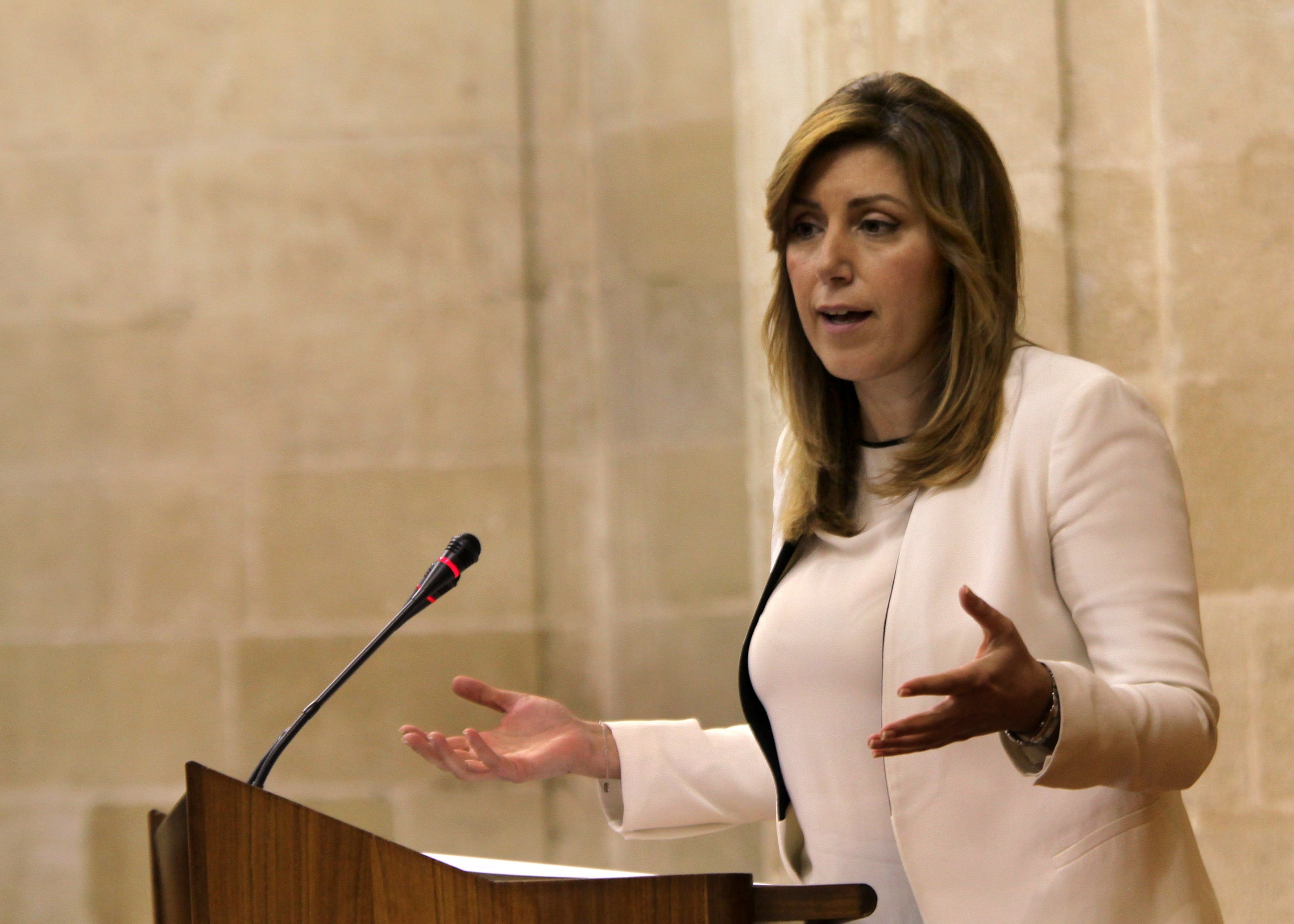 Susana Díaz anuncia que la Junta de Andalucía cumplió en 2013 el objetivo de déficit